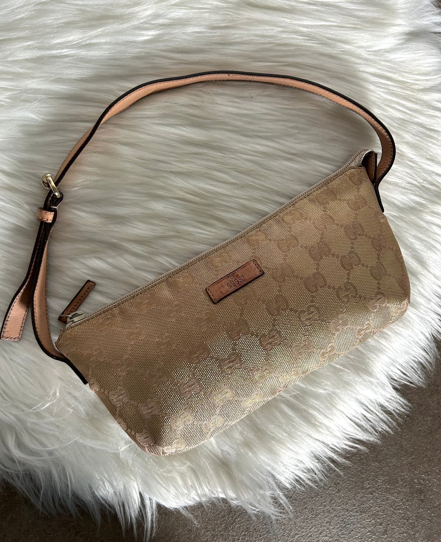 Gucci Pochette in monogram glitterata