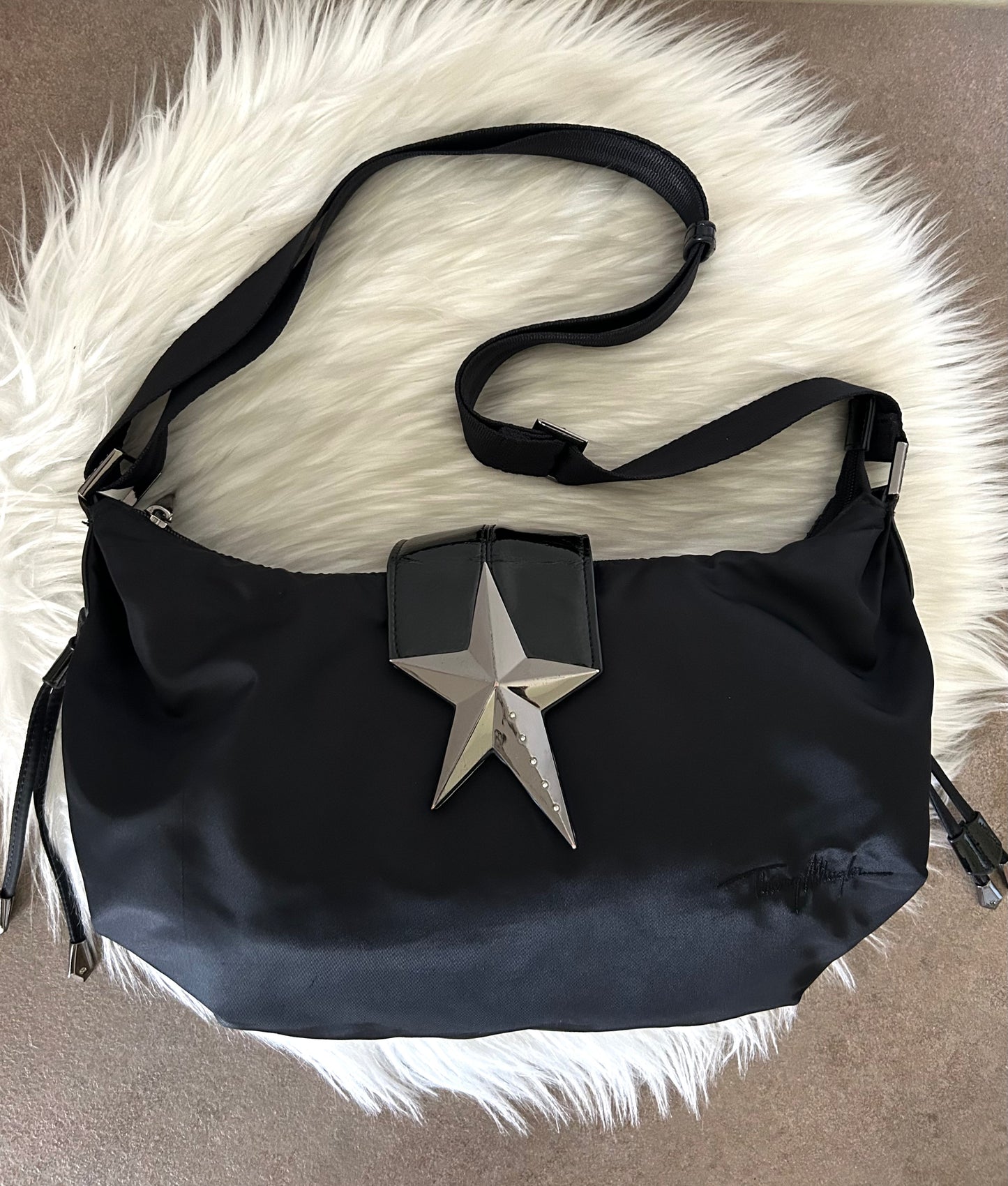 Thierry Mugler baguette