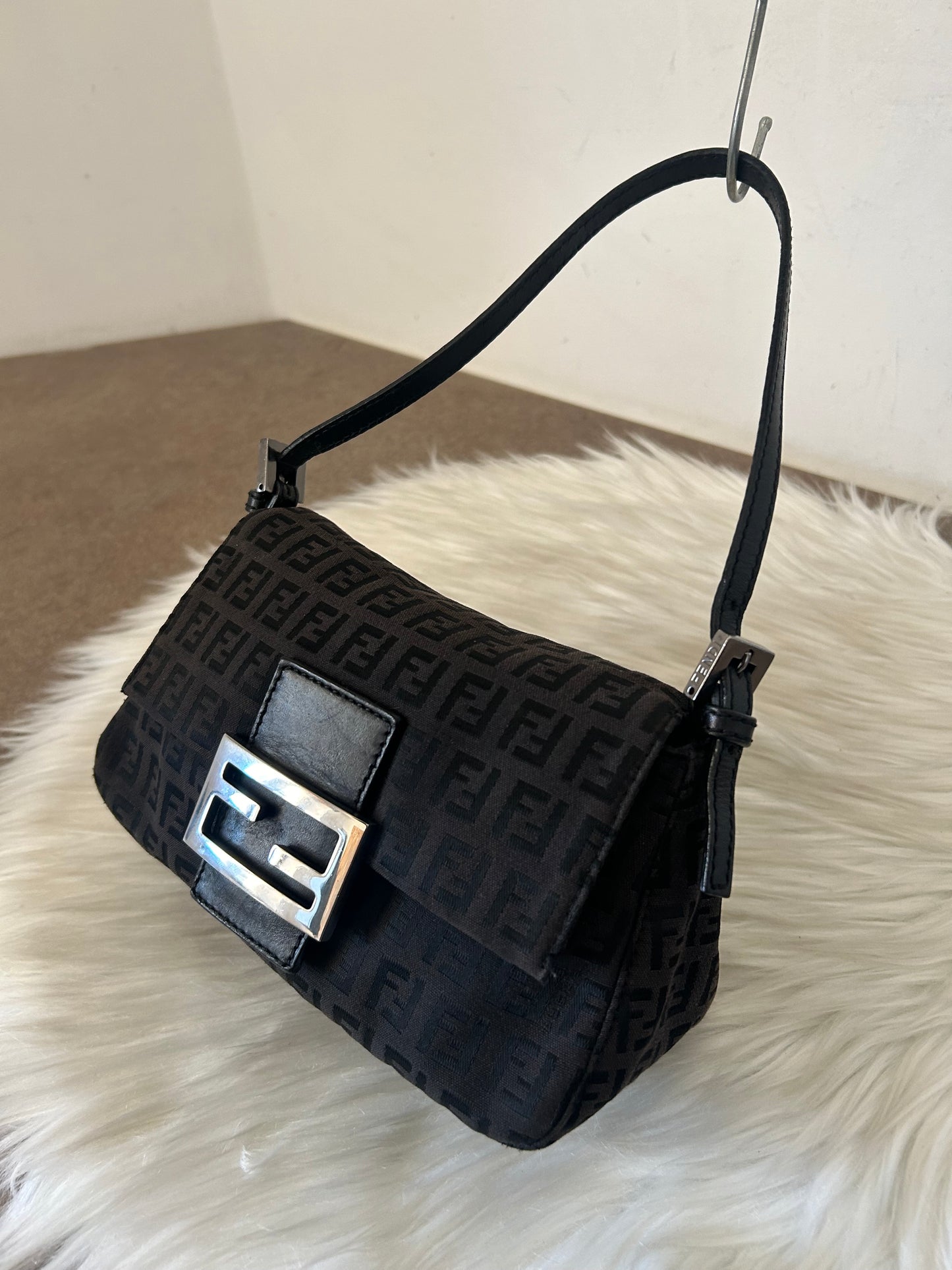 Fendi Mini Mamma Baguette zucchino