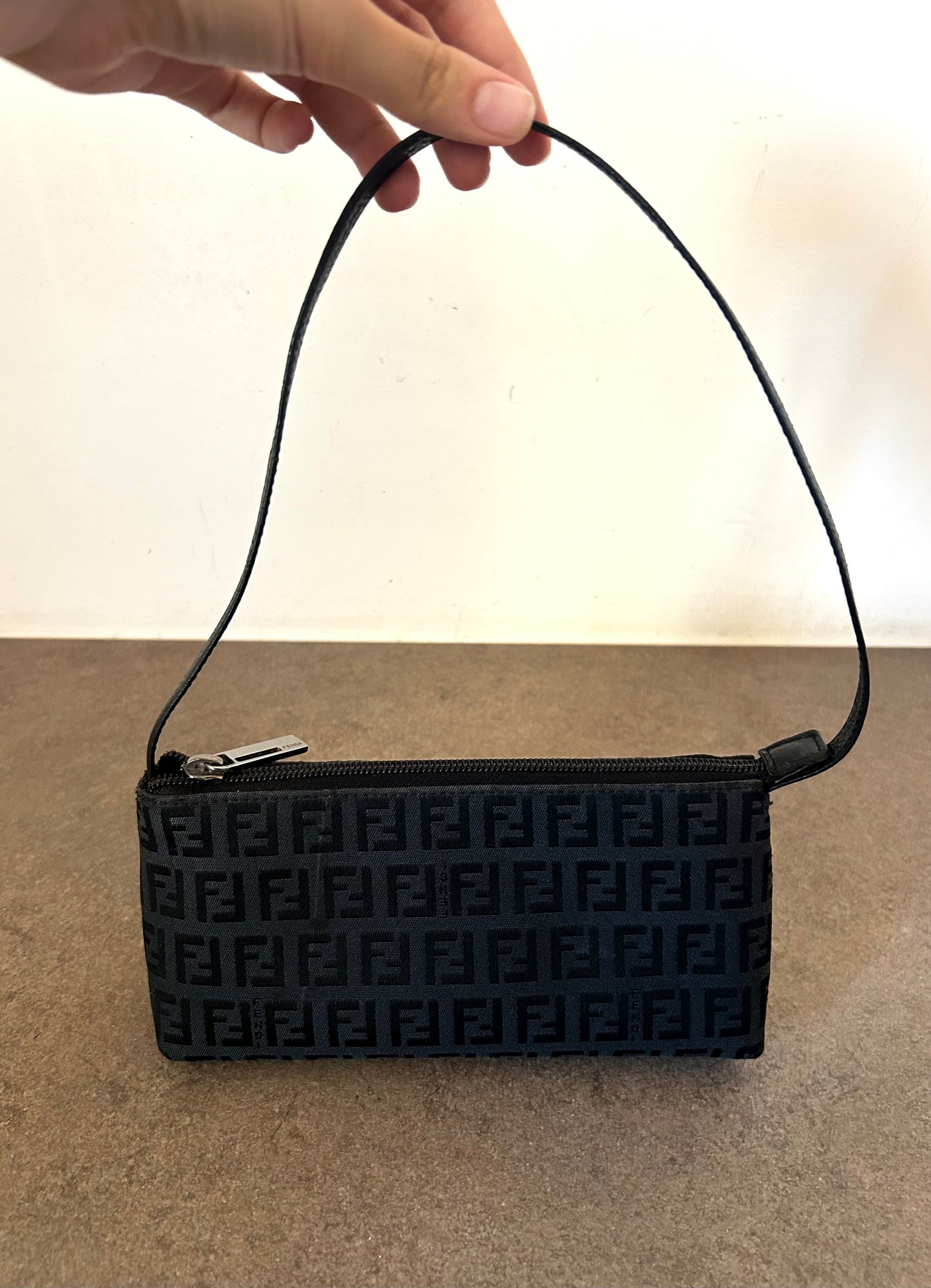 Fendi baguette zucchino nera
