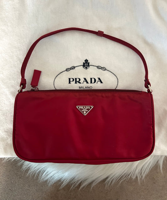 Prada baguette bordeaux in nylon