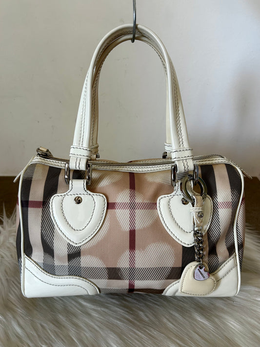 Burberry tote Heart