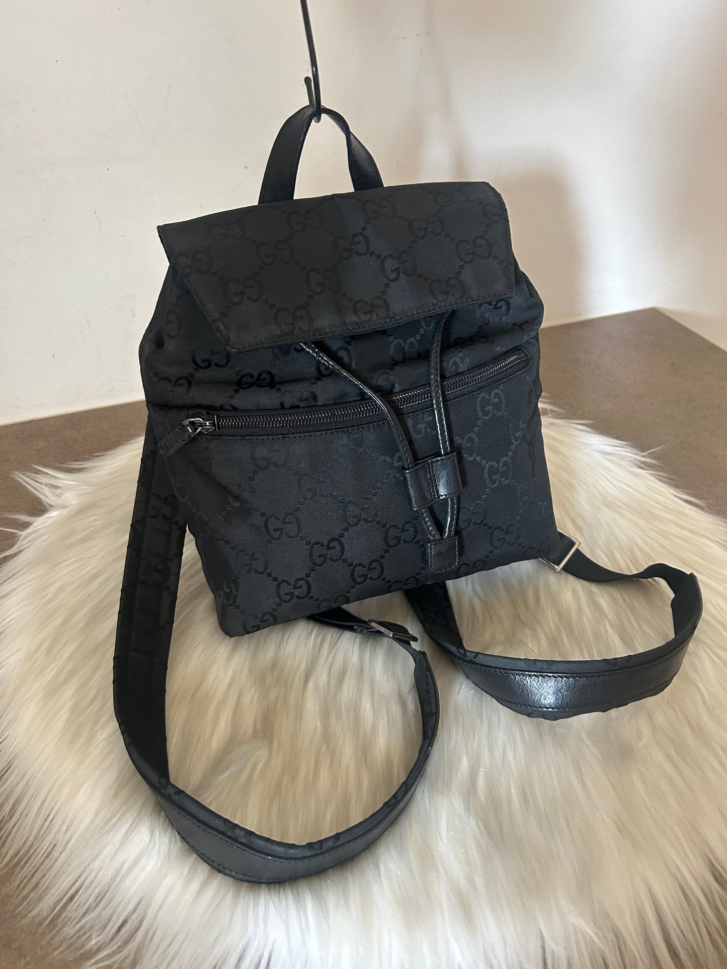 Zainetto Gucci nero in monogram