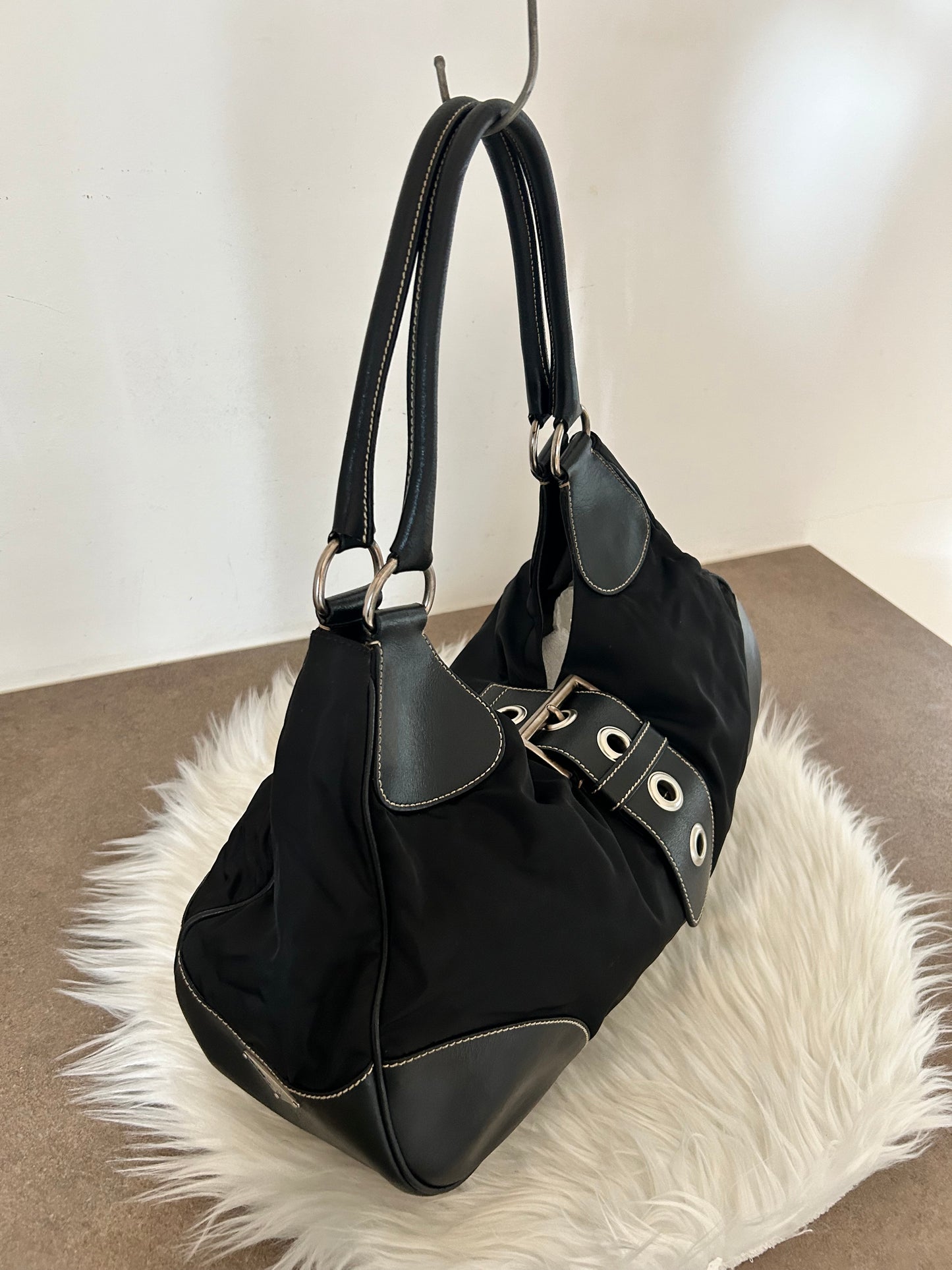 Prada Moon in nylon e pelle nera
