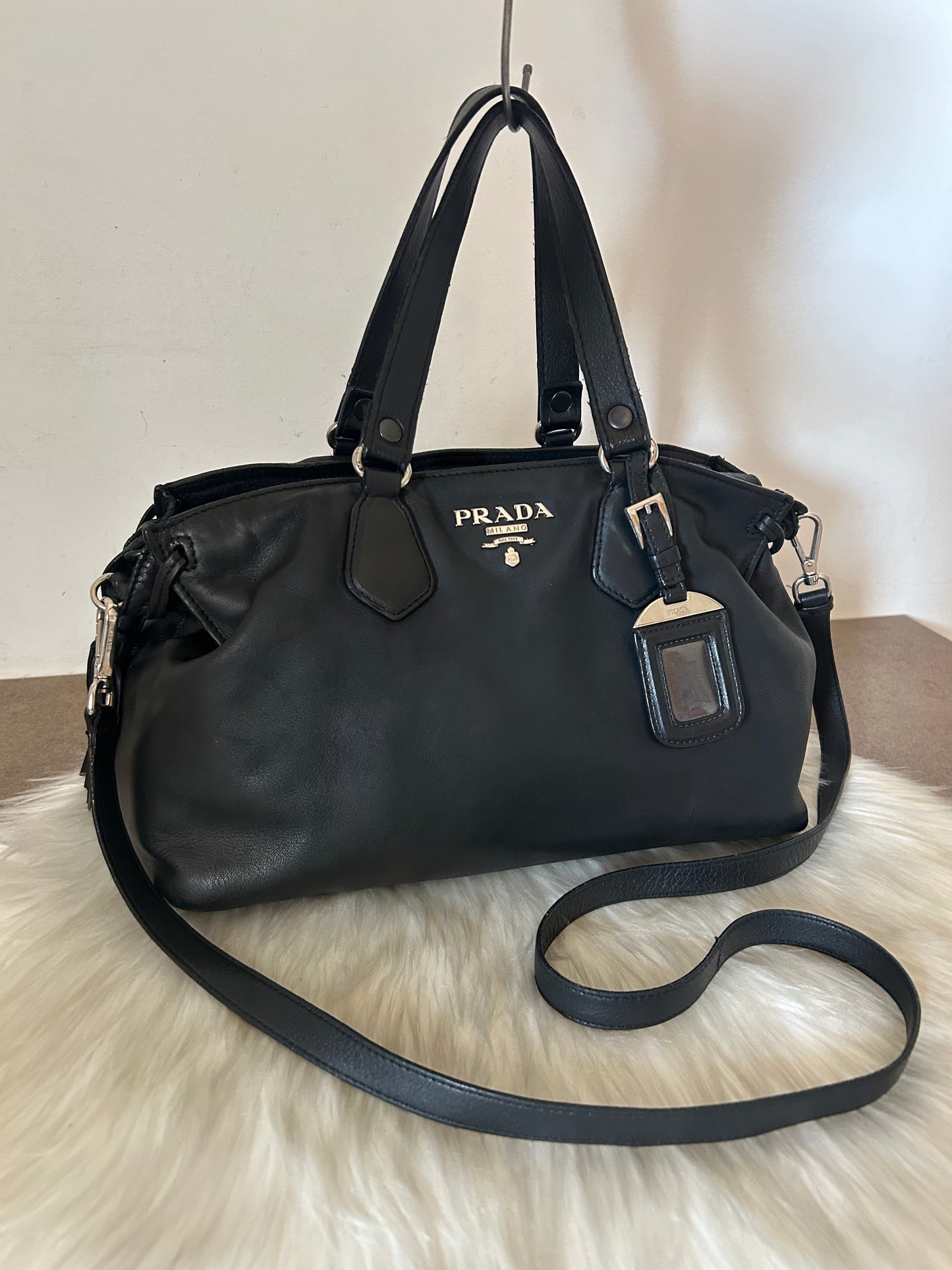 Prada tote in pelle nera