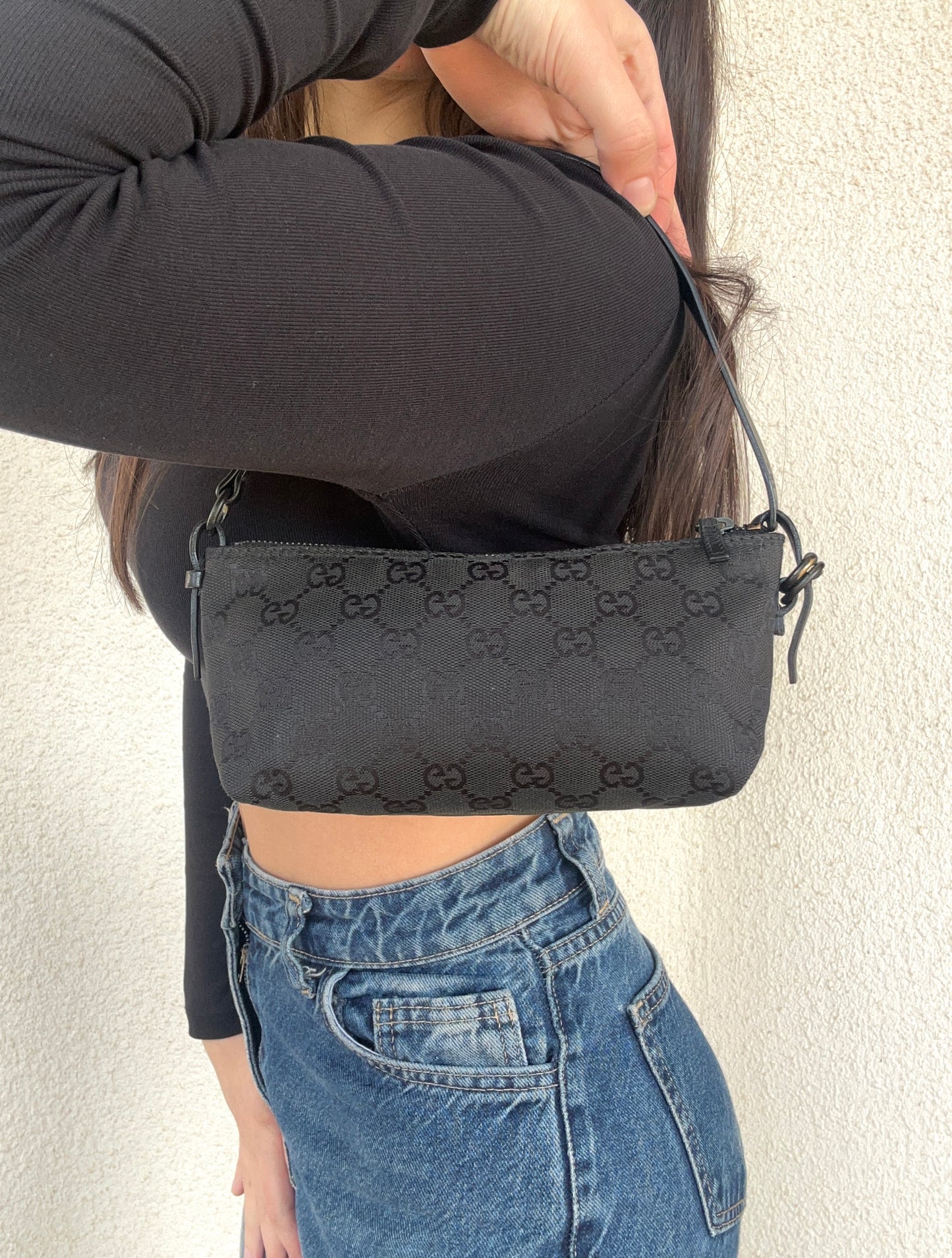 Gucci baguette nera in monogram