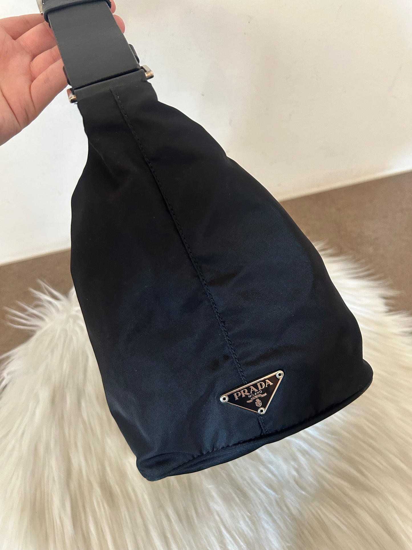 Prada baguette nera