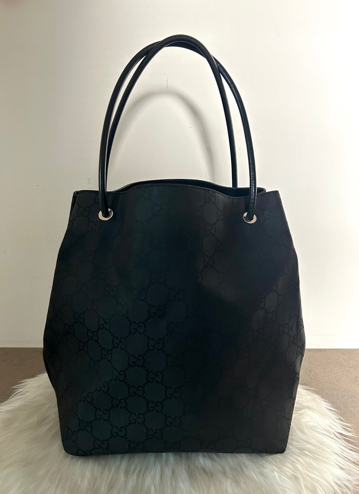Gucci tote bag nera in monogram