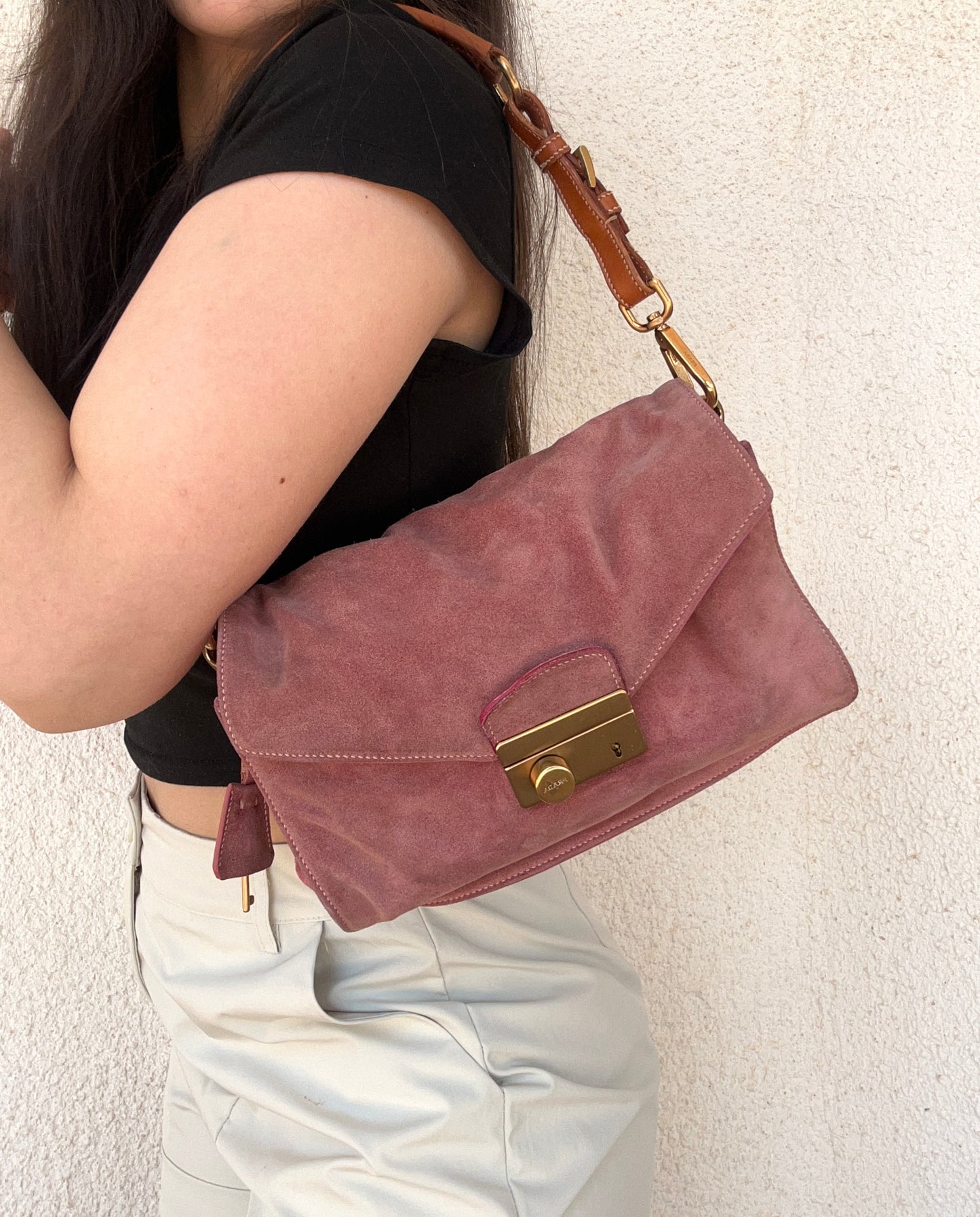 Prada baguette in suede rosa antico