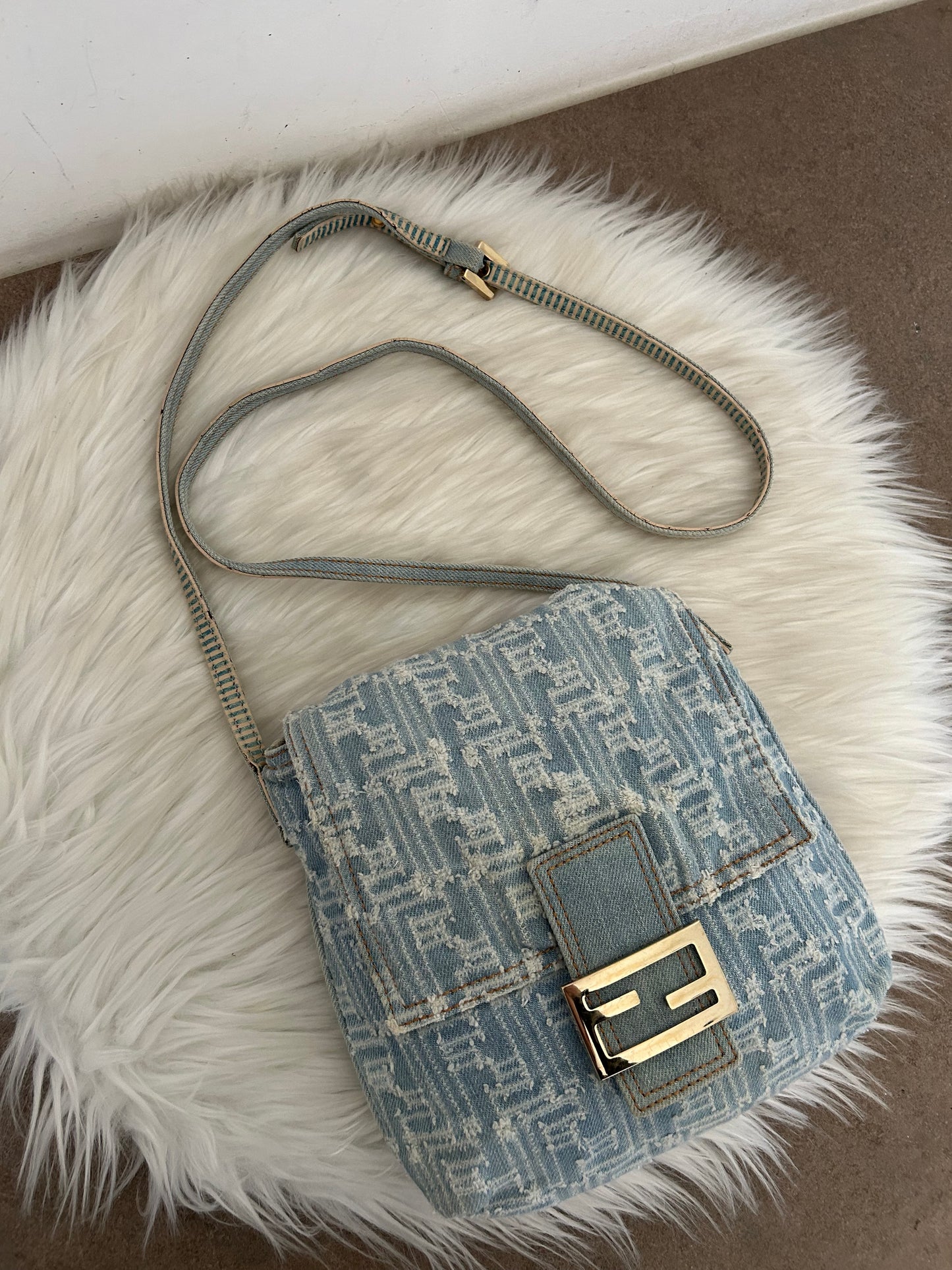 Fendi baguette a tracolla in denim