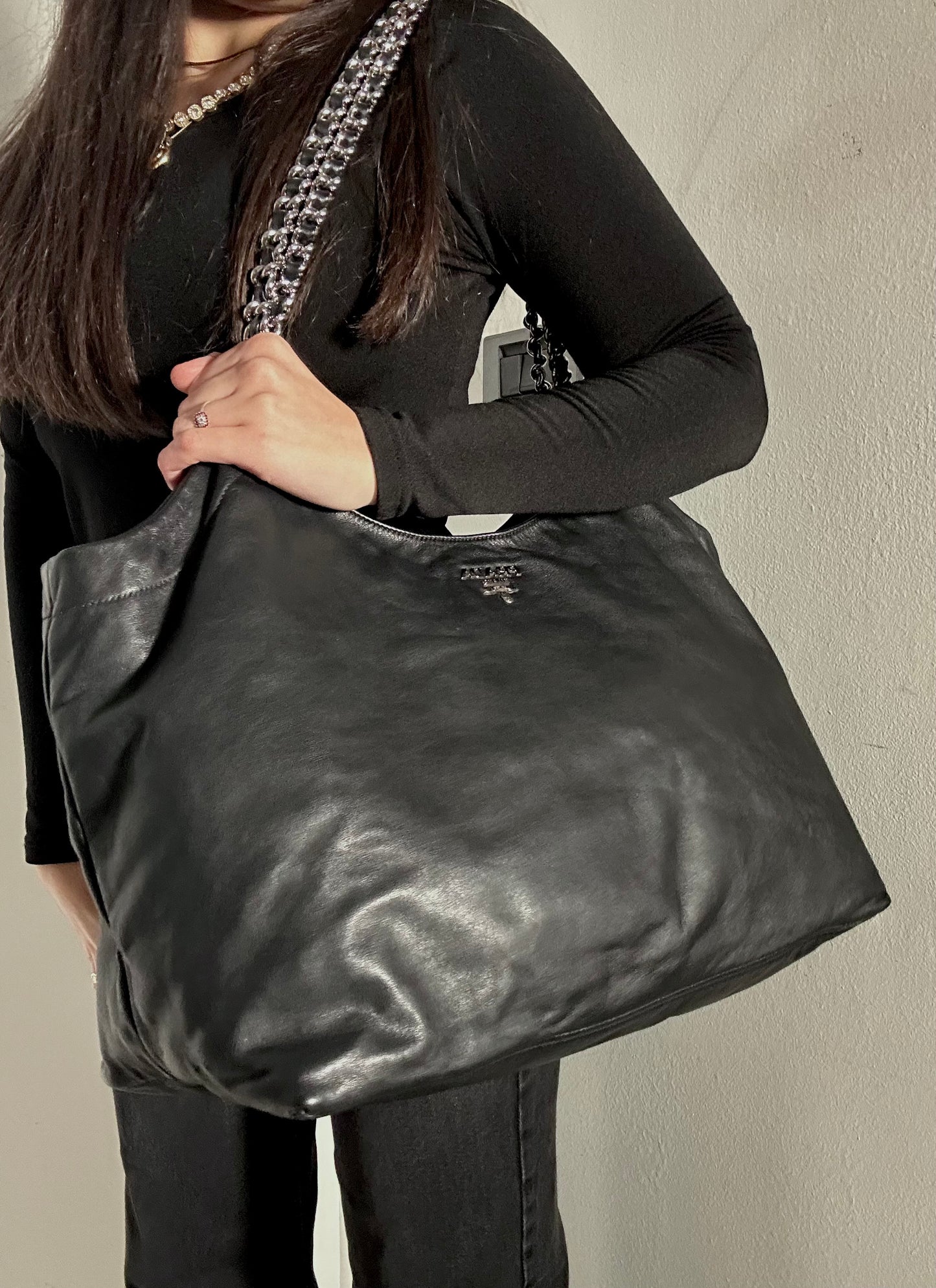 Prada tote bag in pelle nera