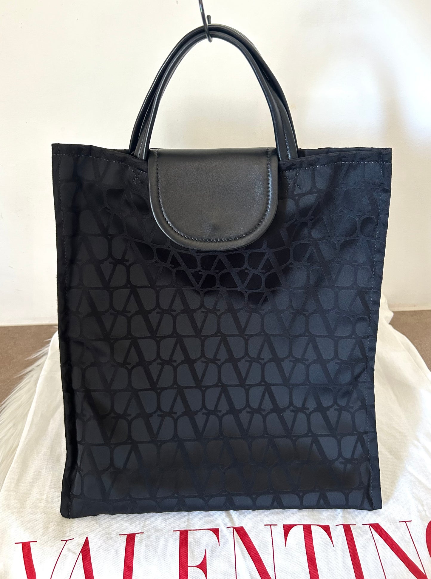 Tote Valentino Garavani logata con dust bag