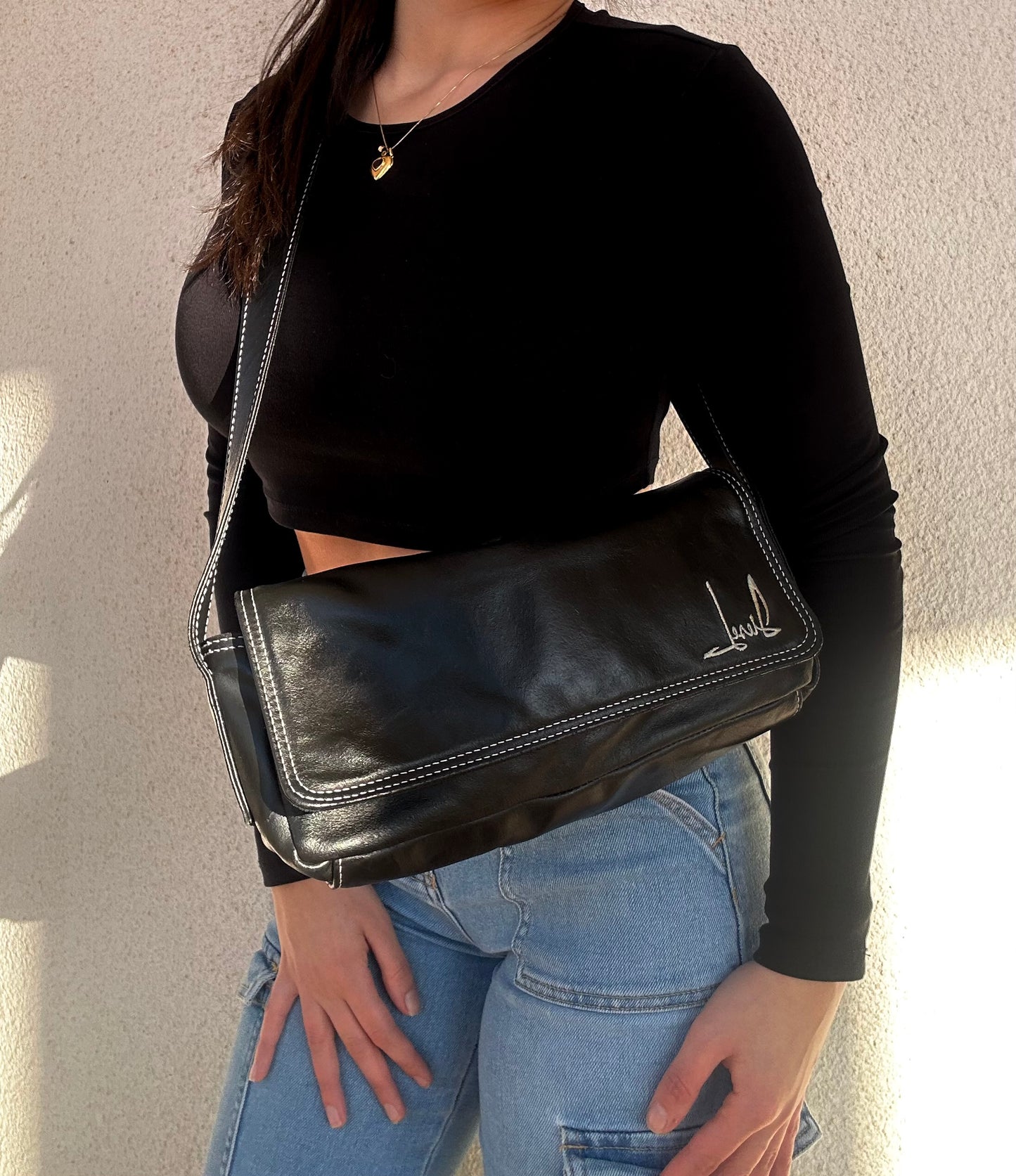 Diesel modello baguette in pelle vegana nera