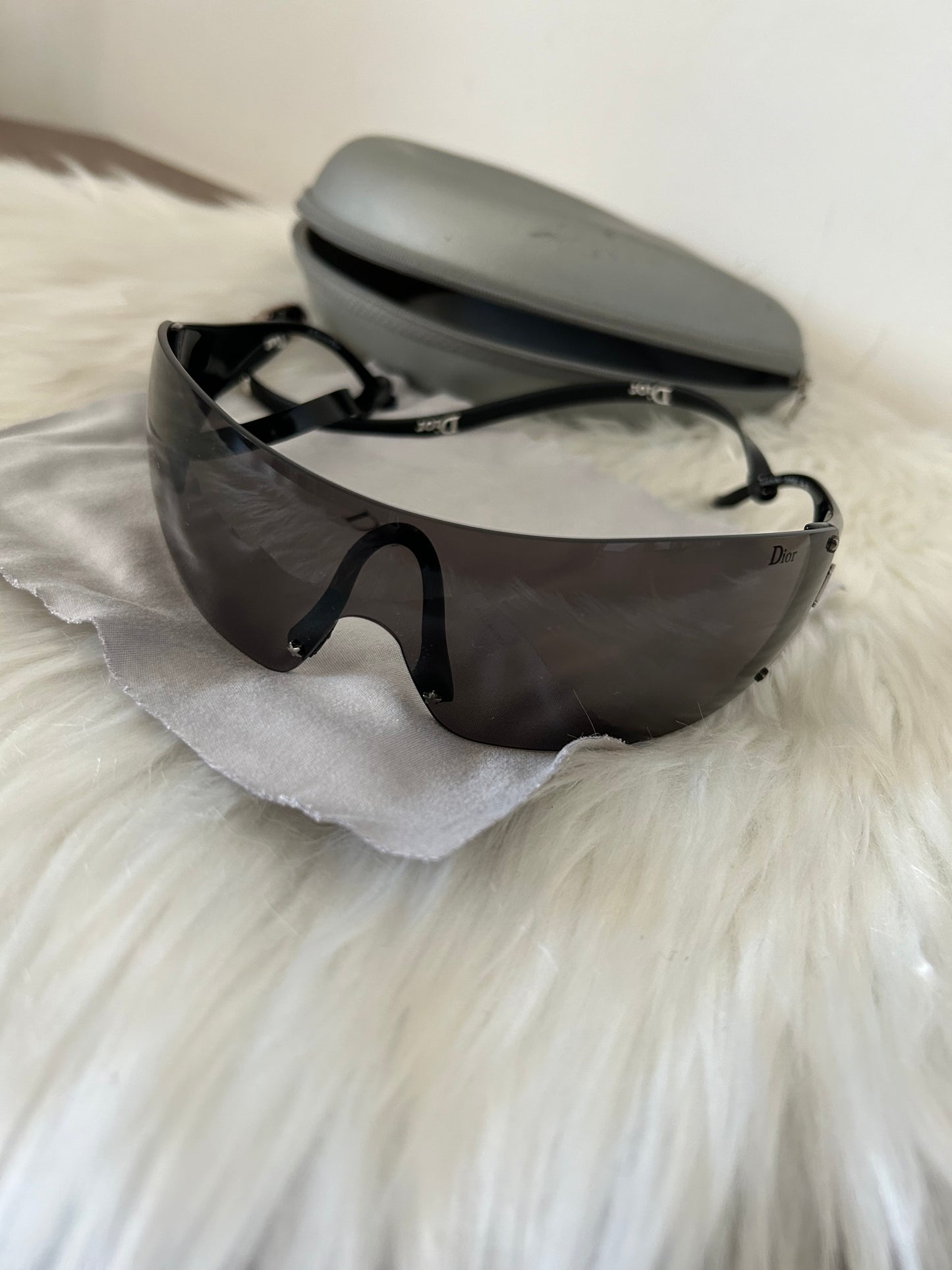 Occhiali Dior Ski 5 con aste nere e custodia vintage y2k