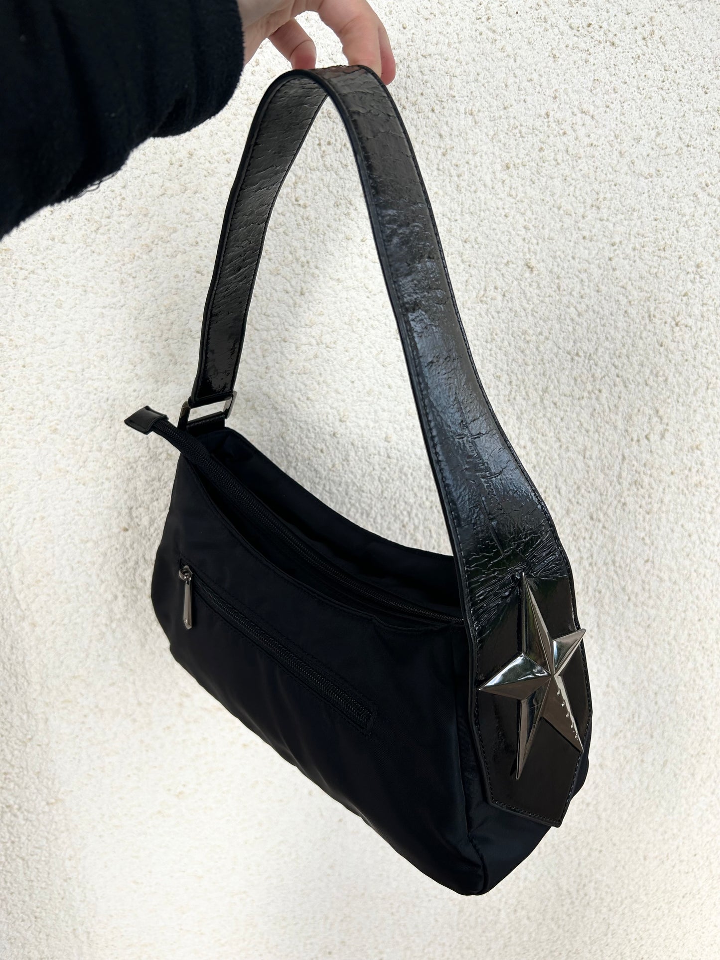 Thierry Mugler baguette a spalla nera