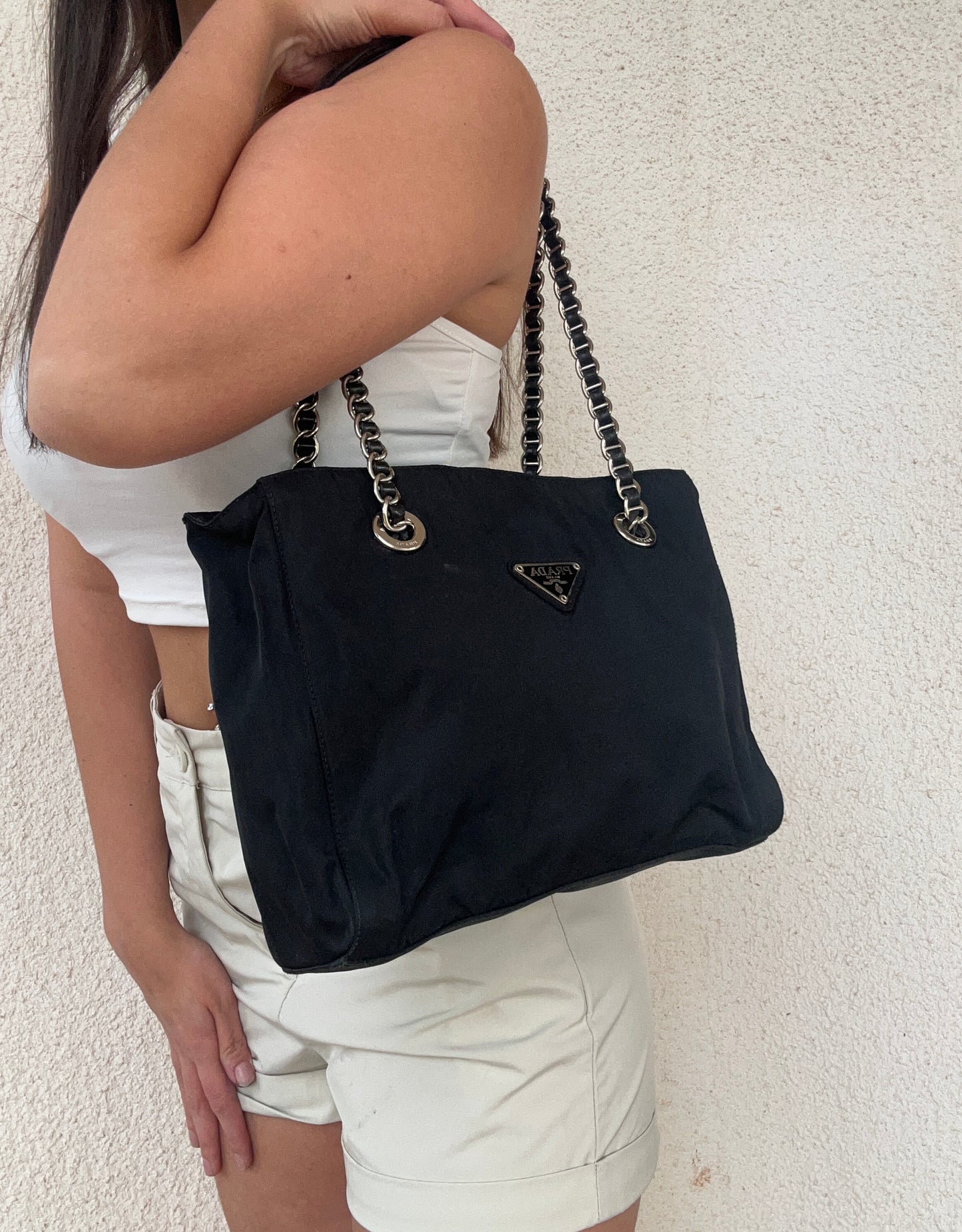 Prada borsa in nylon con catene