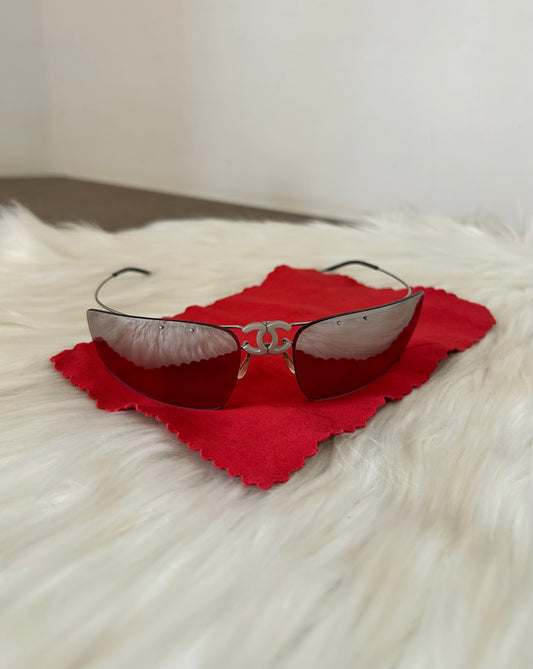 Occhiali Chanel vintage con logo centrale