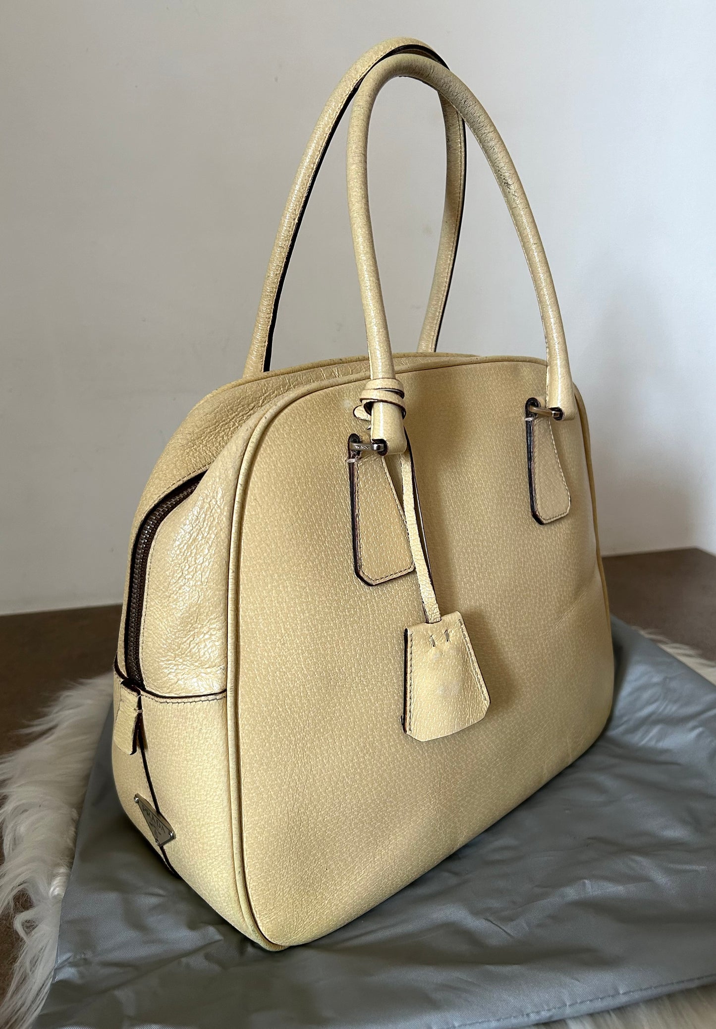 Prada Work crema vintage