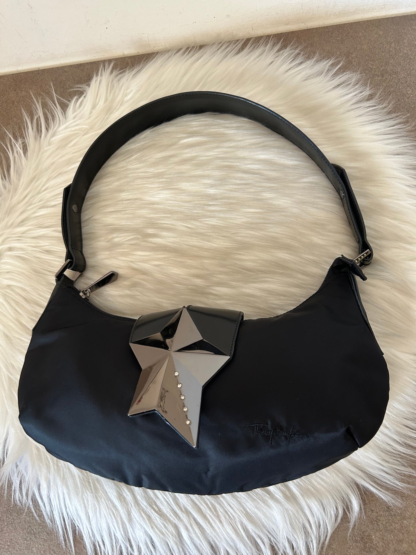 Thierry Mugler baguette nera