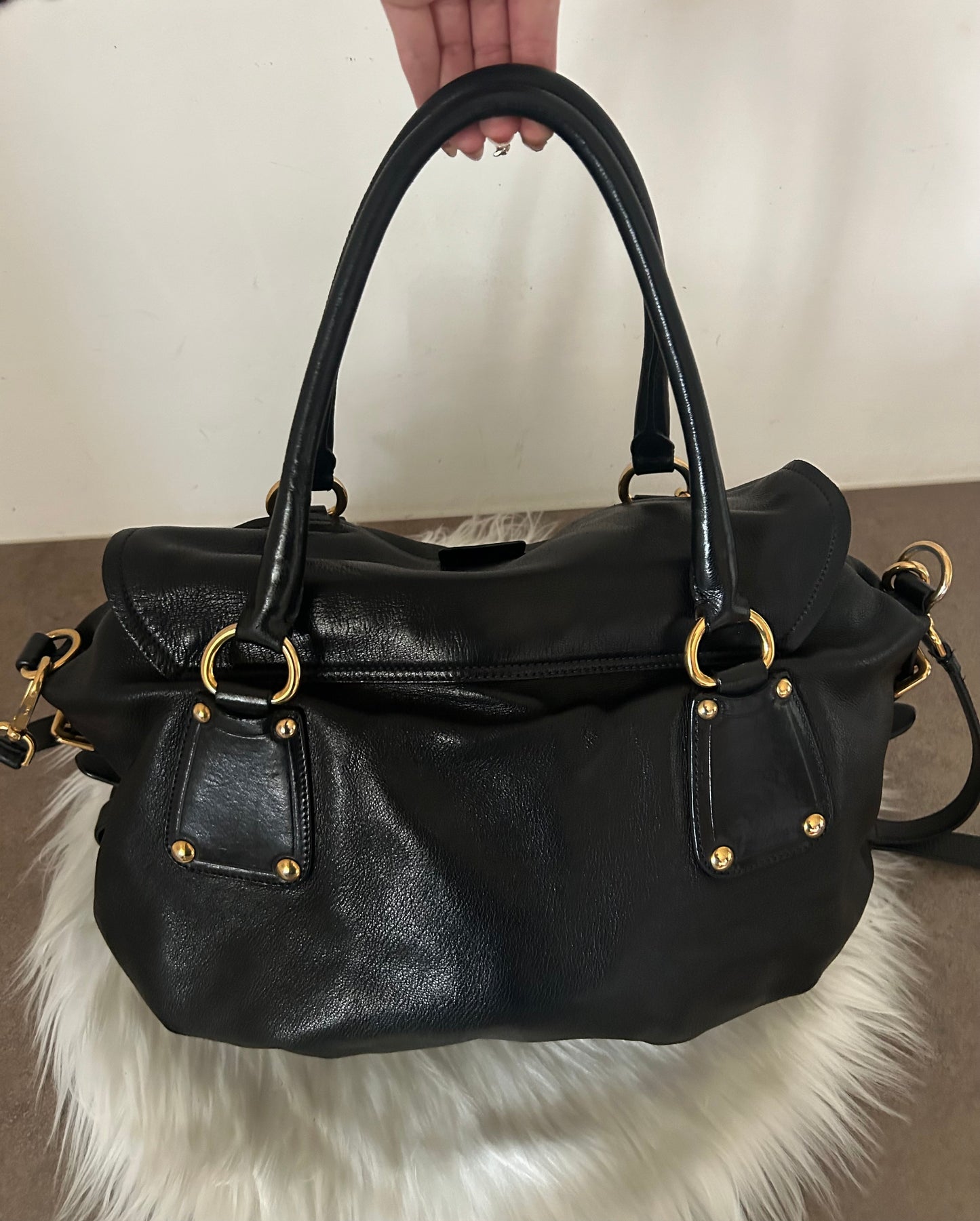 Prada tote in pelle nera con tracolla