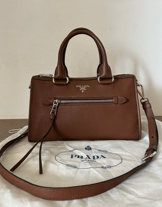 Prada Bauletto marrone in pelle con tracolla