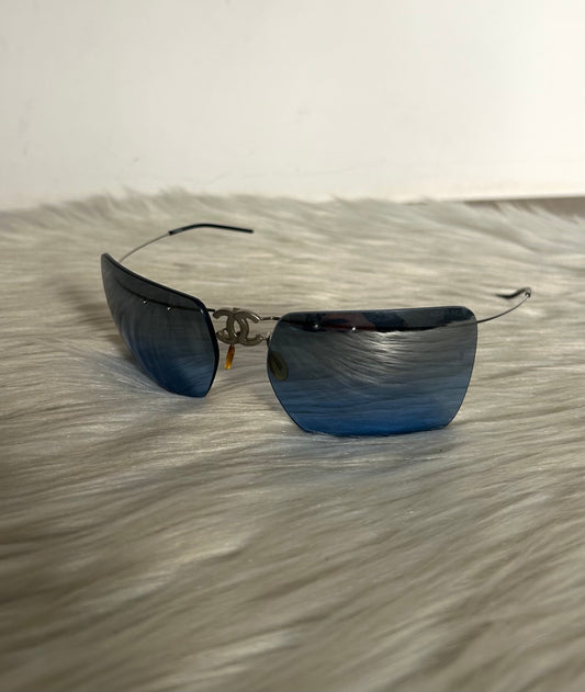 Chanel occhiali da sole con logo centrale vintage