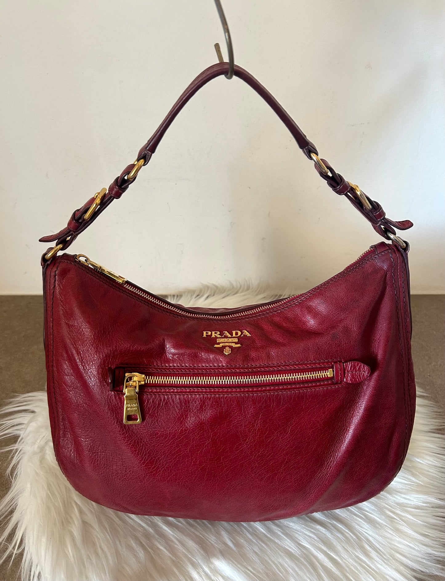 Prada Hobo in pelle rosso ciliegia