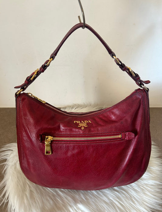 Prada Hobo in pelle rosso ciliegia