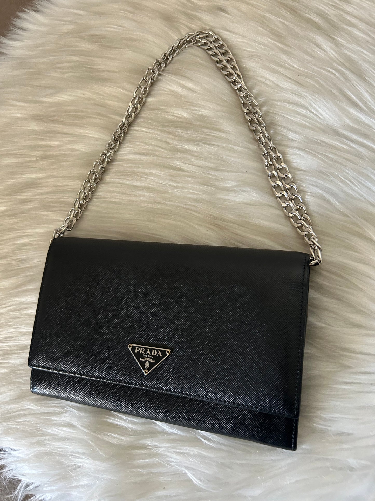 Prada Wallet on Chain