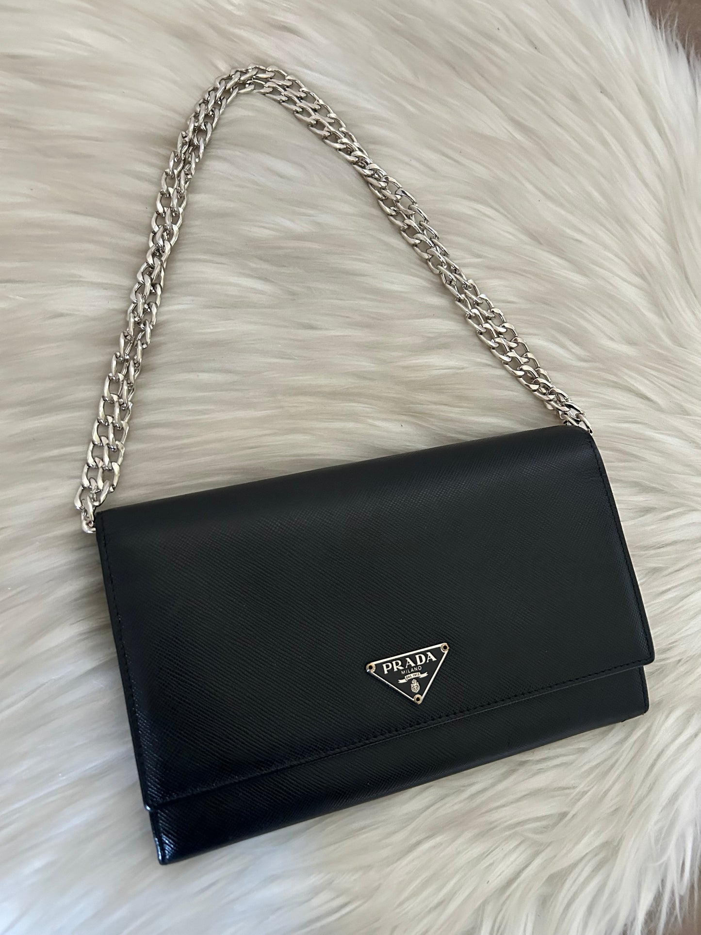 Prada Wallet on Chain
