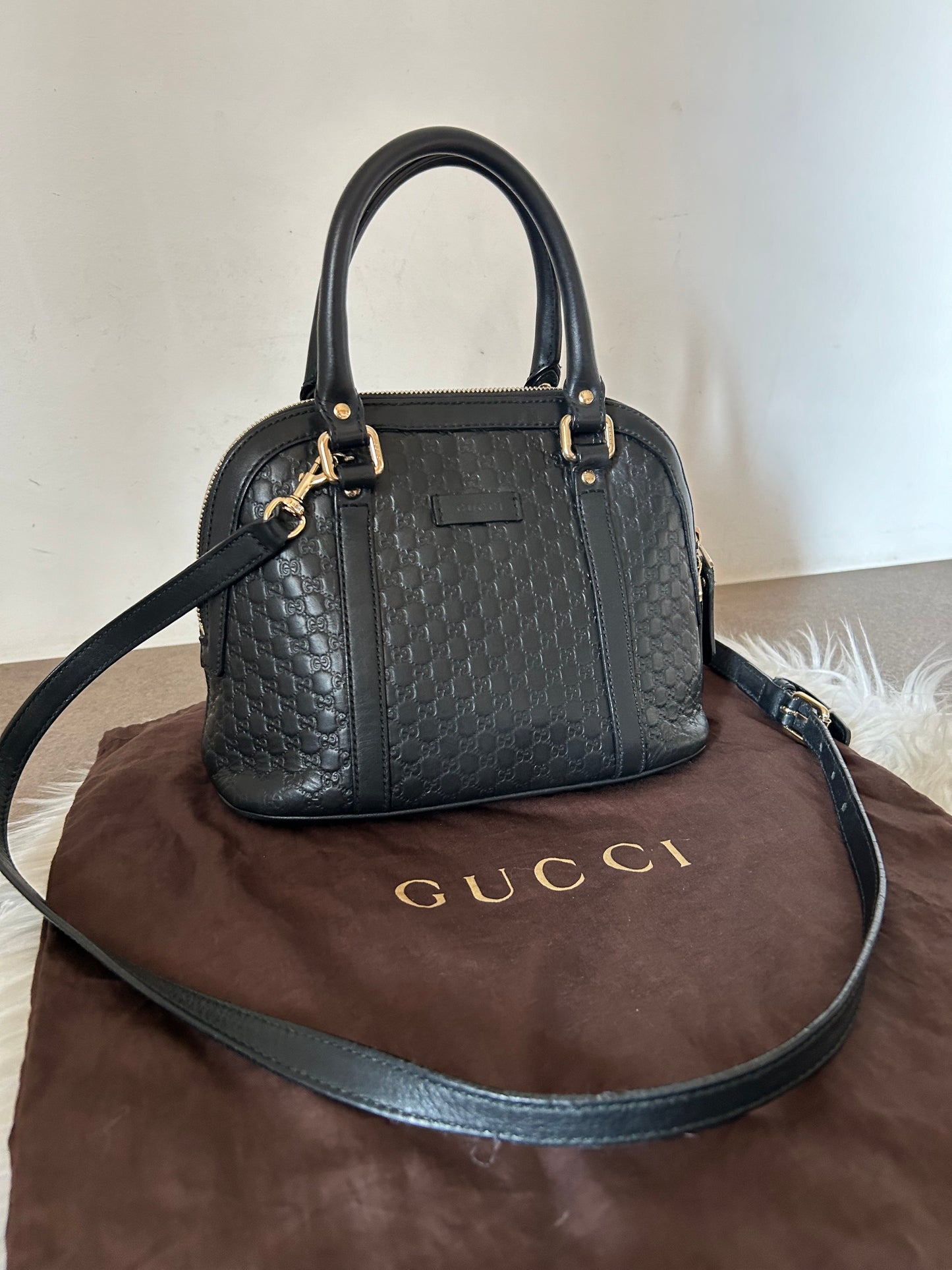 Gucci Dôme mini in micro guccissima nera