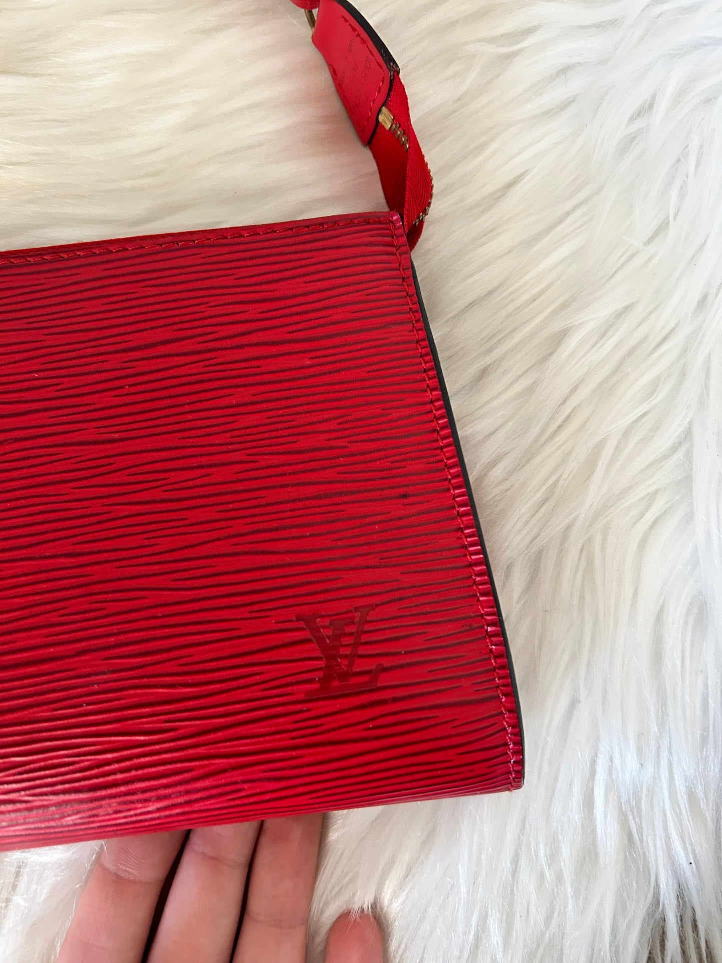 Louis Vuitton Pochette Acccessoire Epi rossa