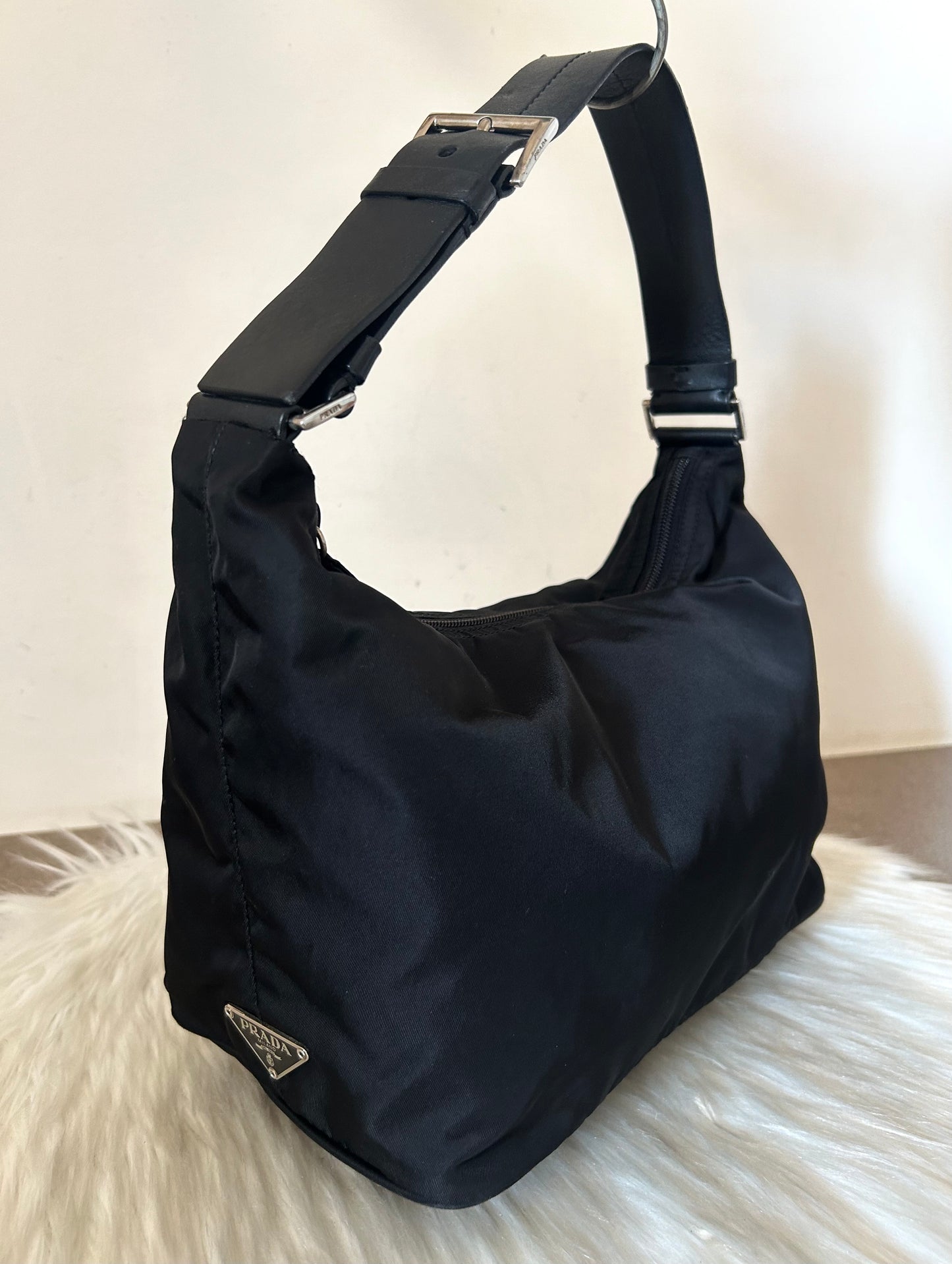Prada baguette nera