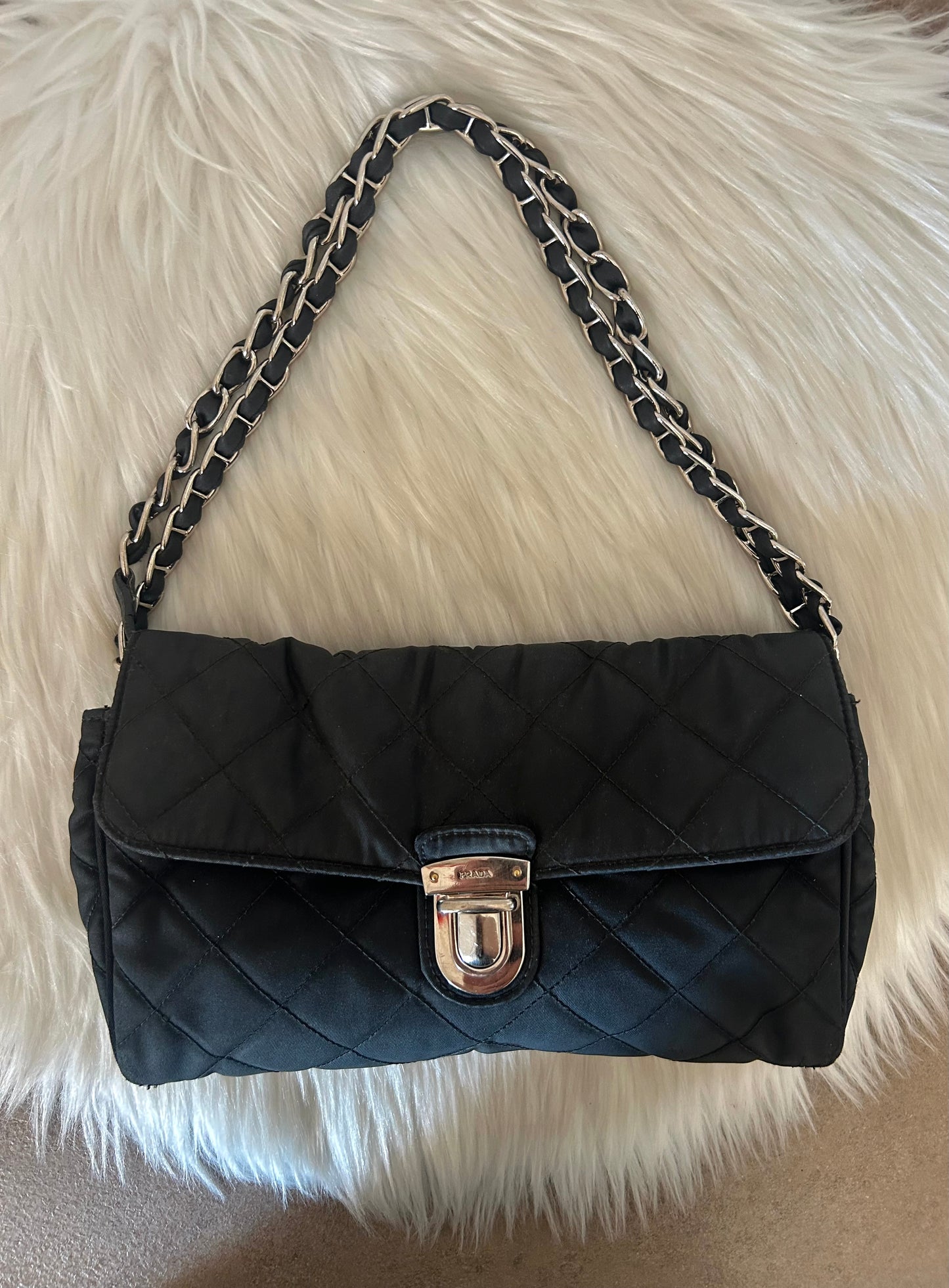 Prada baguette nera nylon trapuntata