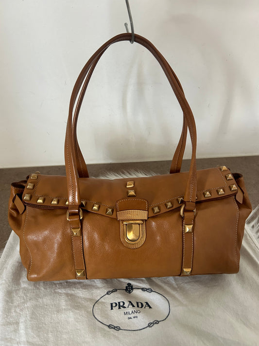 Prada tote in pelle e borchie