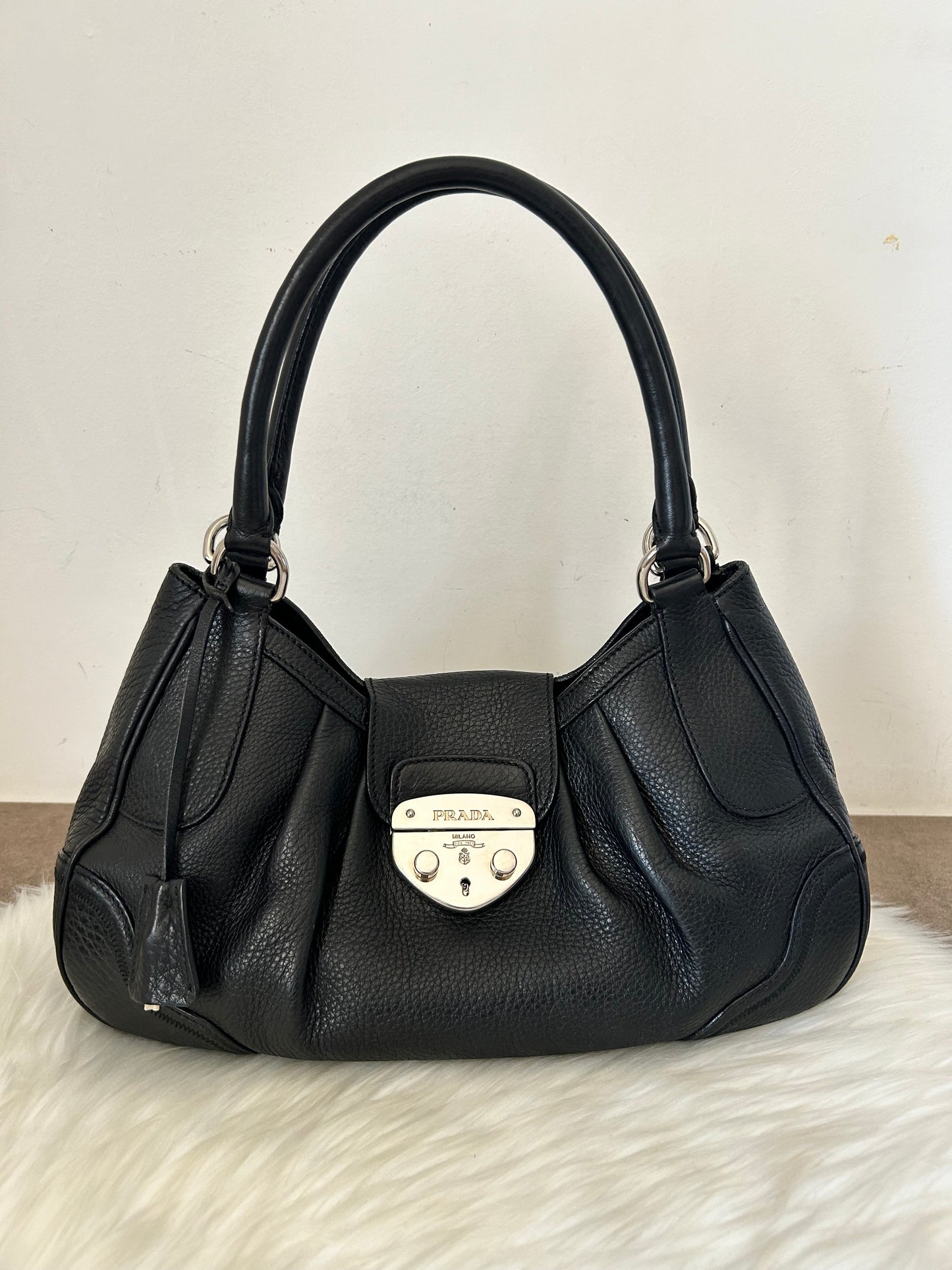 Prada Moon nera in pelle