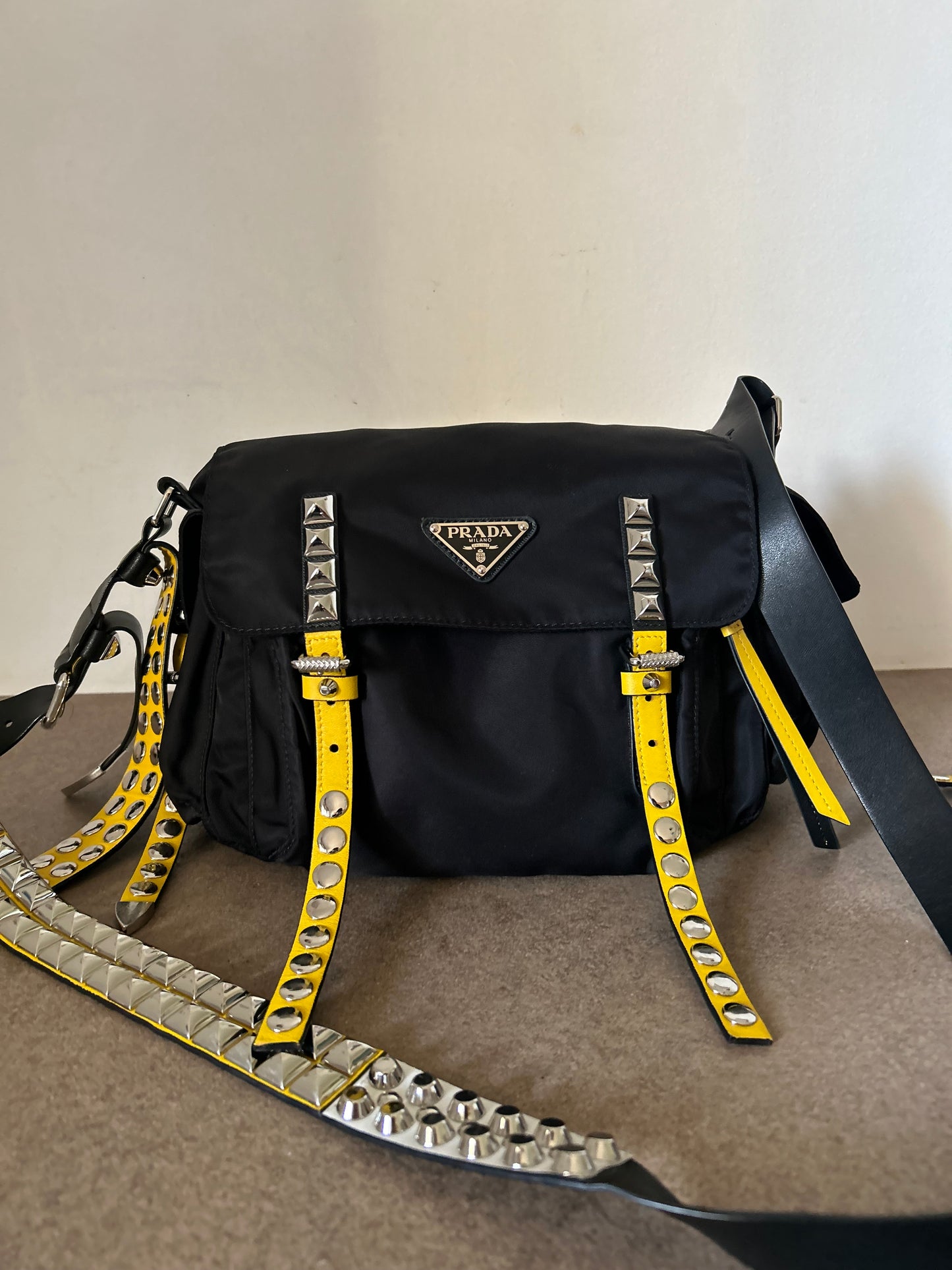 Prada tela vela con borchie rarissima