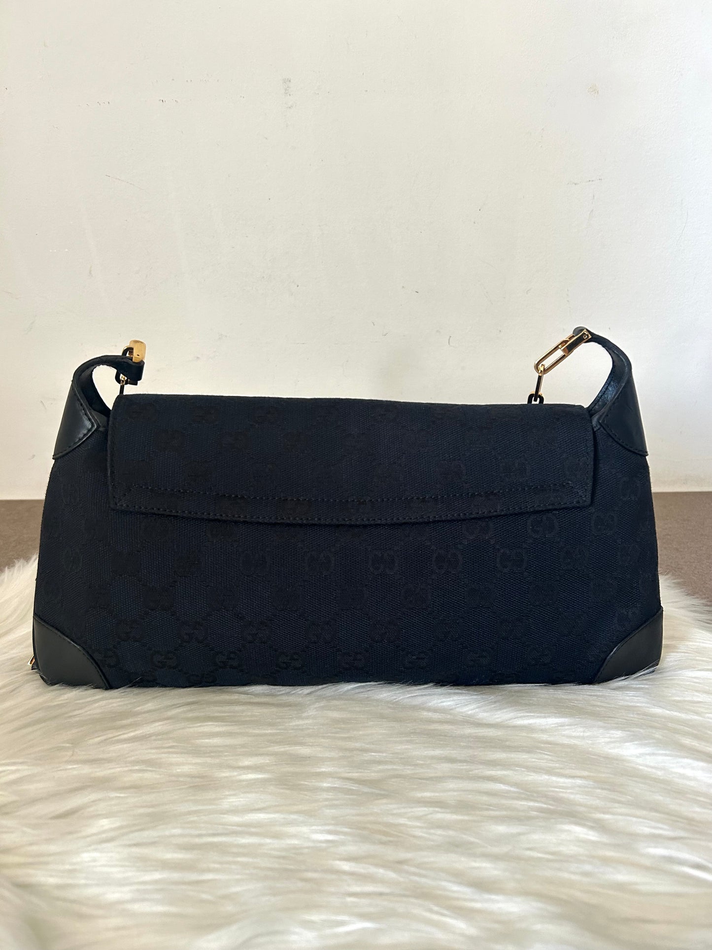 Gucci Jackie vintage con ciondolo tigre