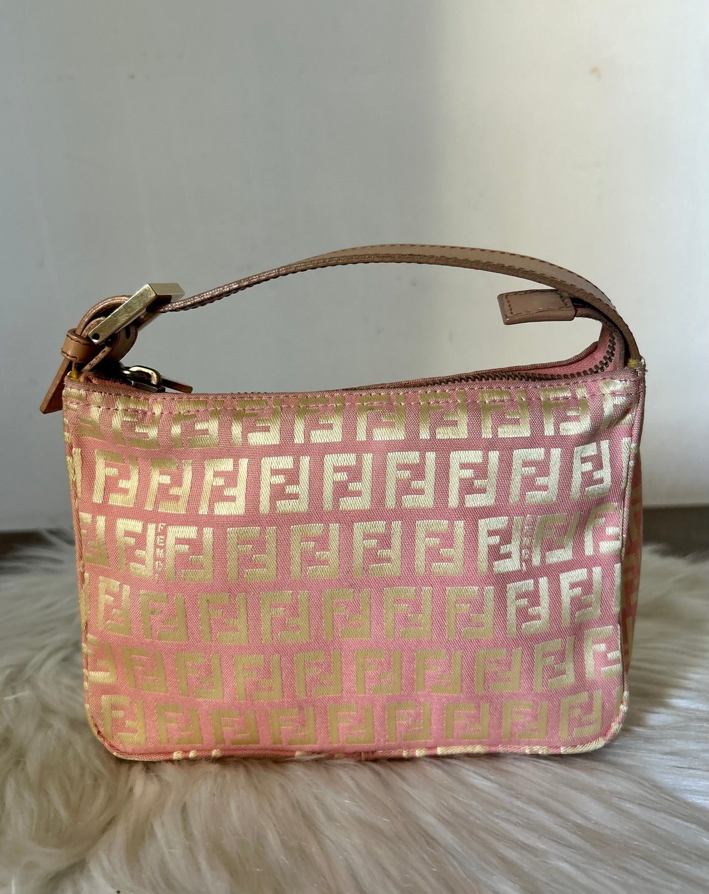 Fendi baguette rosa e panna in monogram zucchino