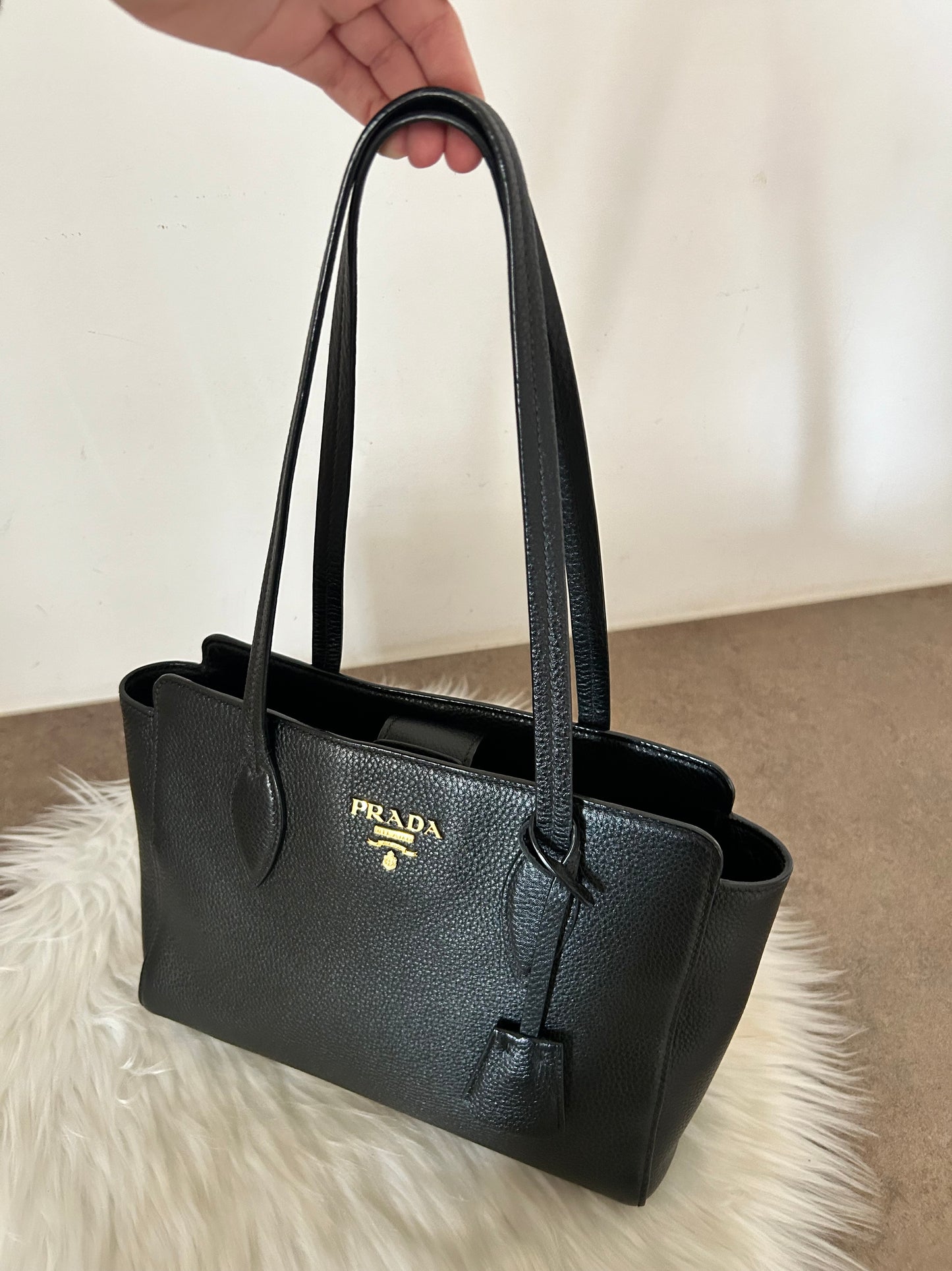 Prada tote in pelle nera