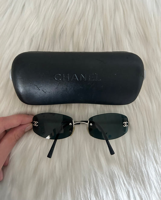 Occhiali Chanel vintage con lenti nere