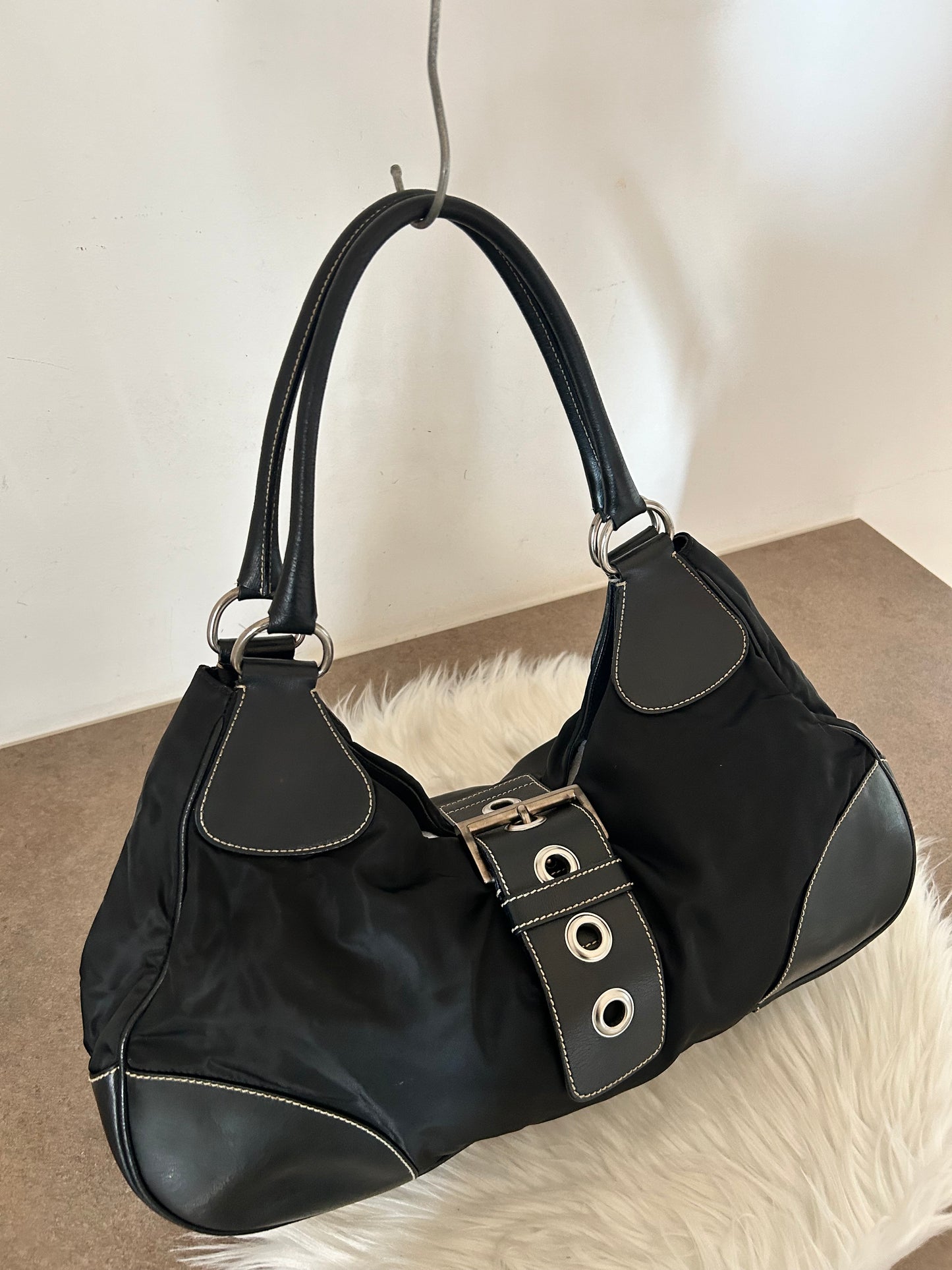 Prada Moon in nylon e pelle nera
