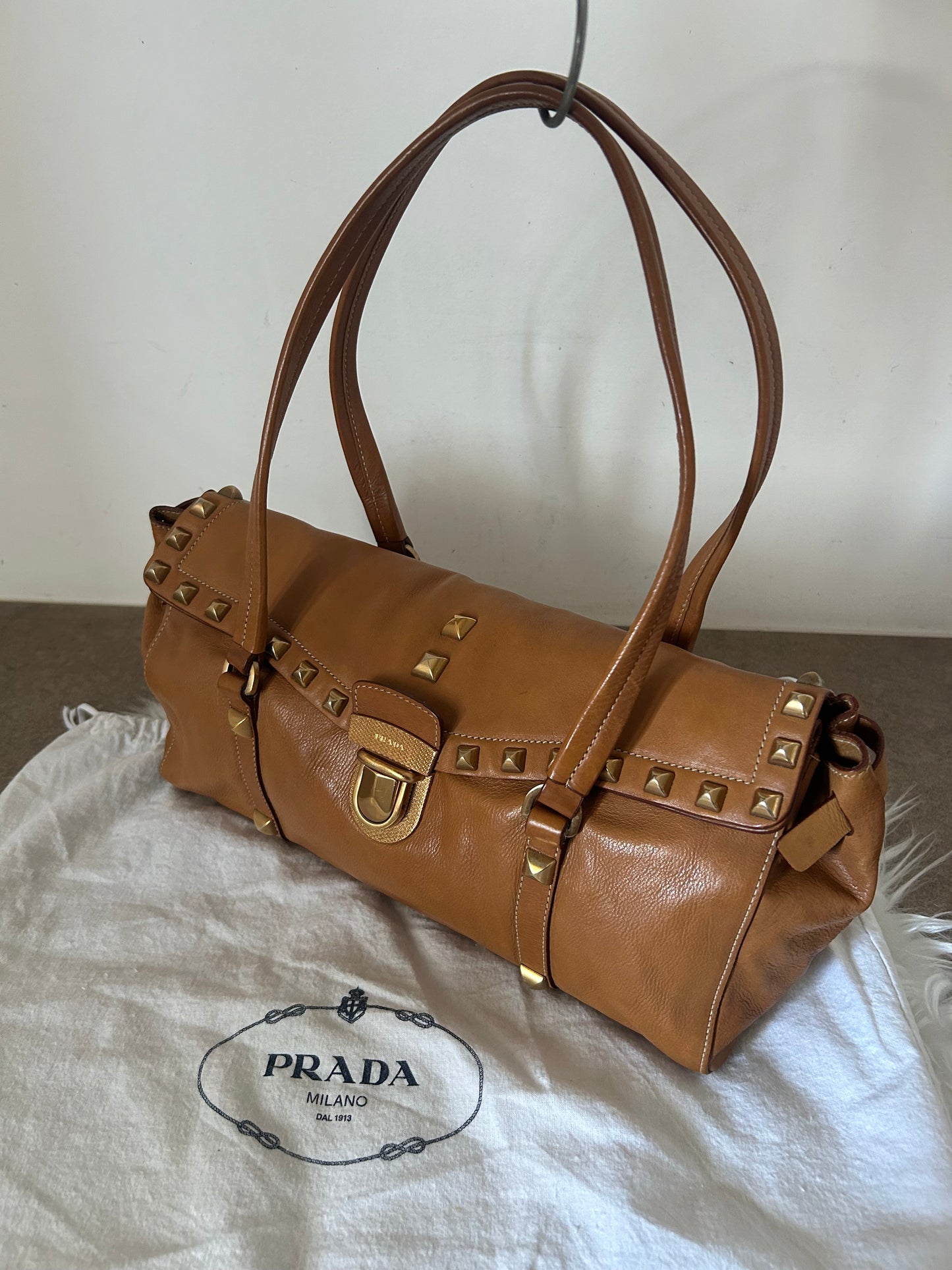 Prada tote in pelle e borchie
