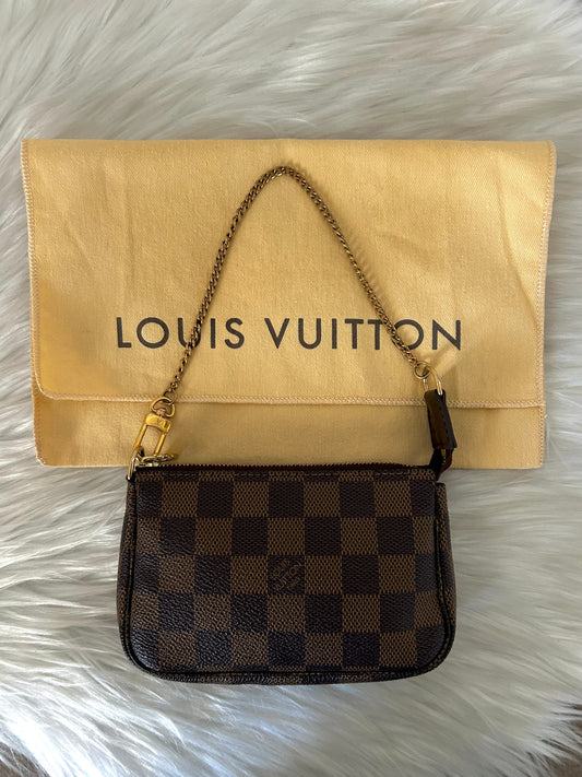 Louis Vuitton Pochette Accessoire Damier