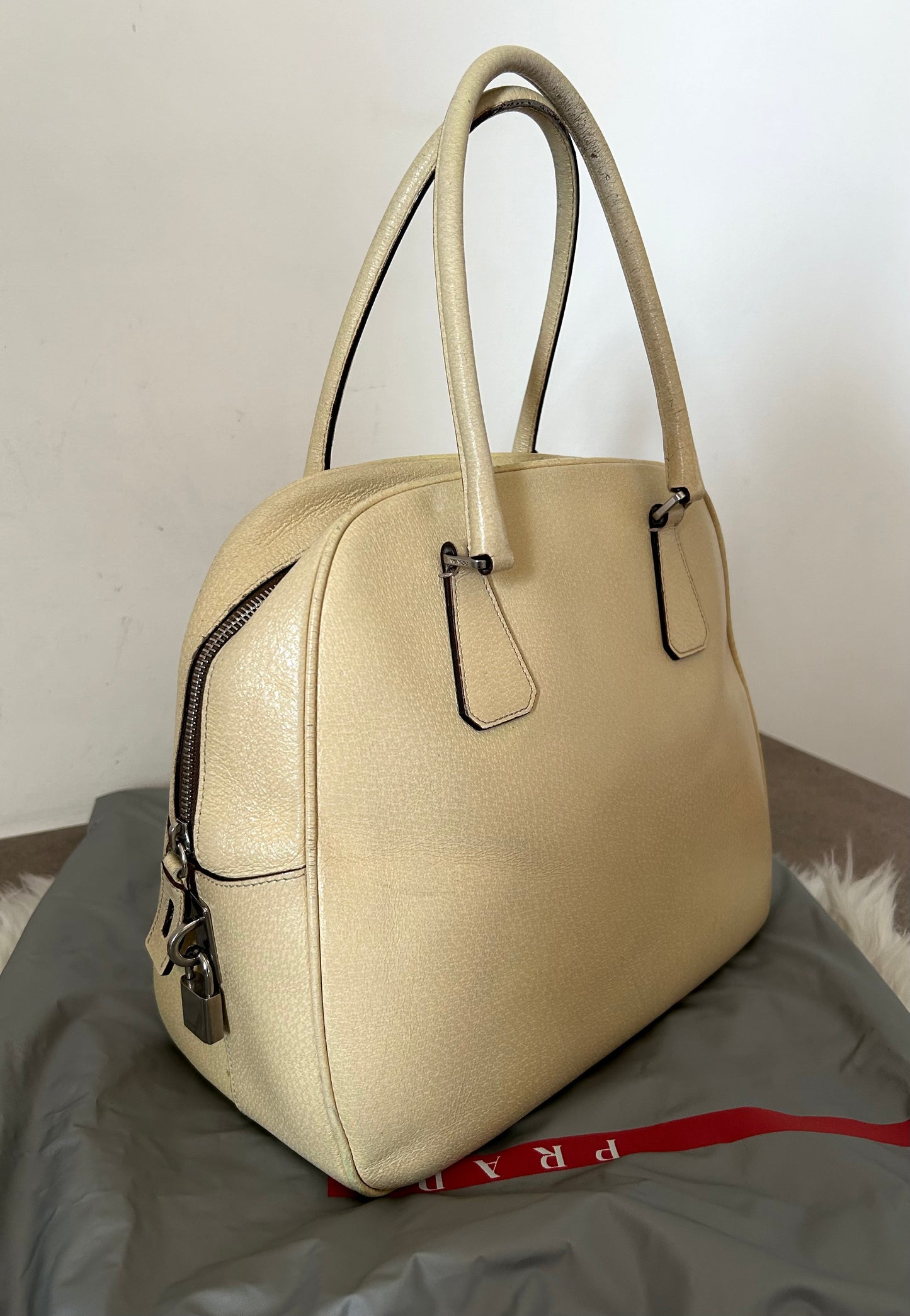 Prada Work crema vintage
