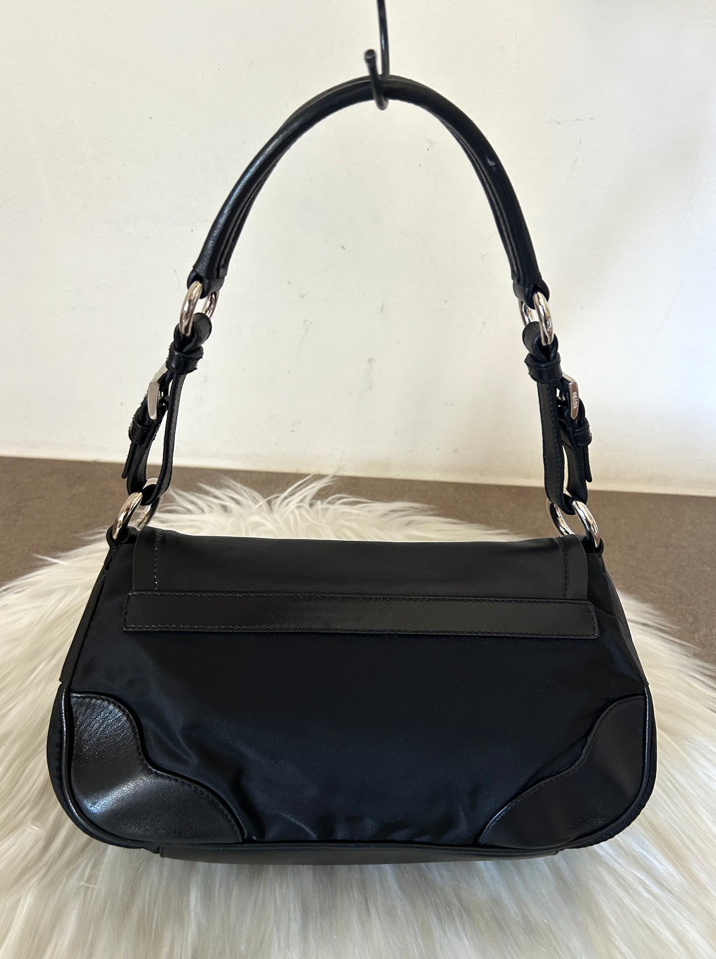 Prada baguette nera