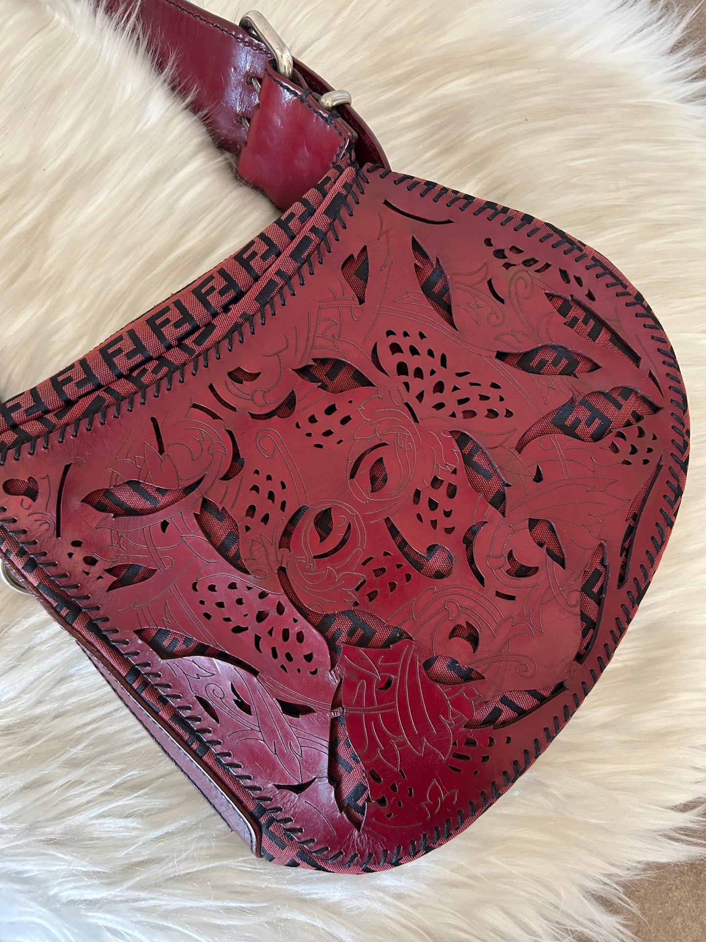 Fendi Oyster rarissima in pelle intagliata e monogram zucchino