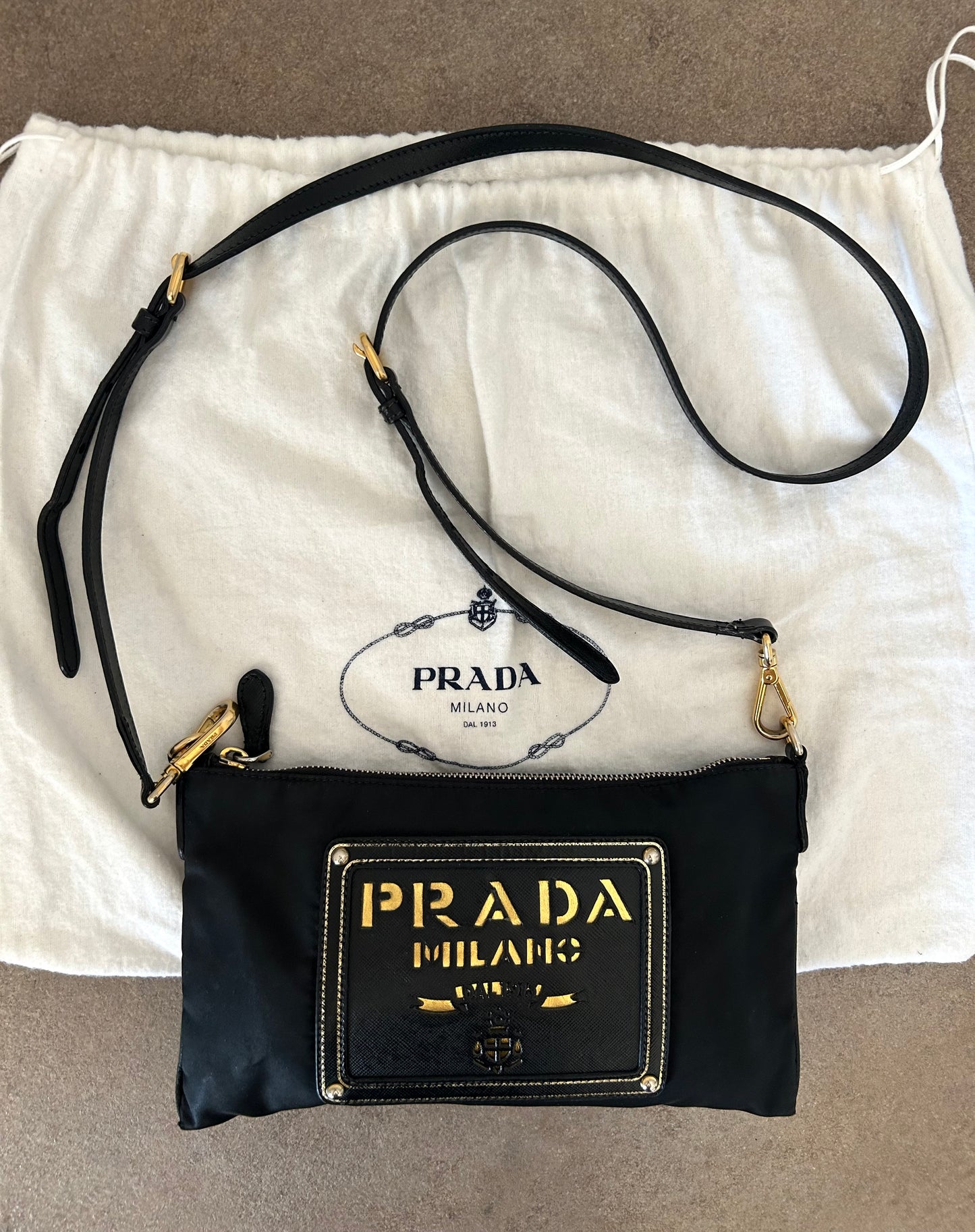 Prada tracolla nera in nylon e pelle