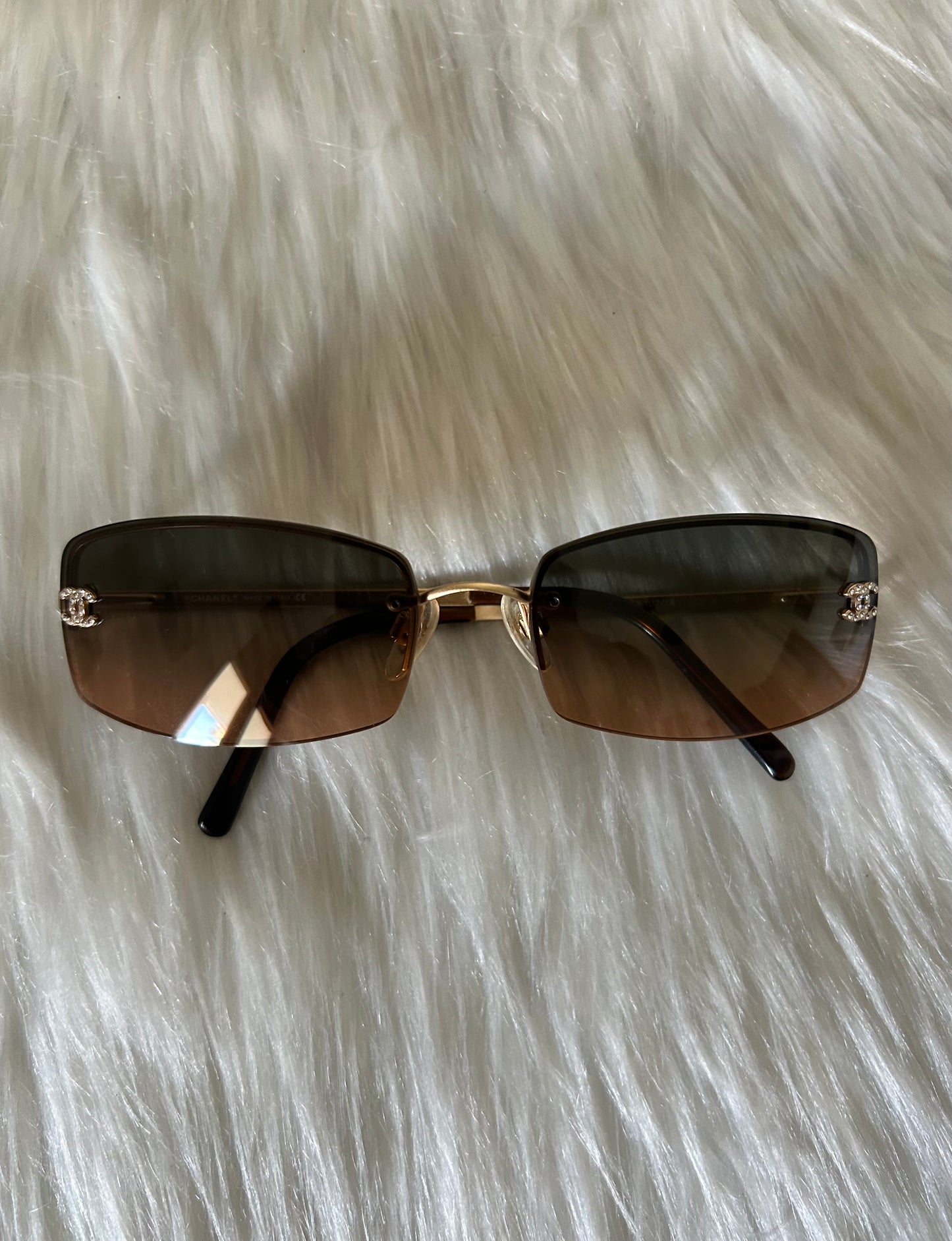 Occhiali Chanel vintage sfumati con Swarovski