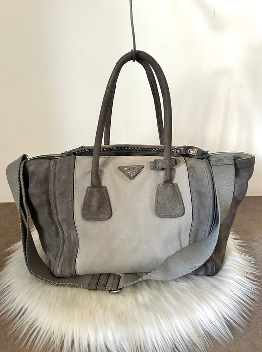 Prada tote bag grigia in tela e camoscio